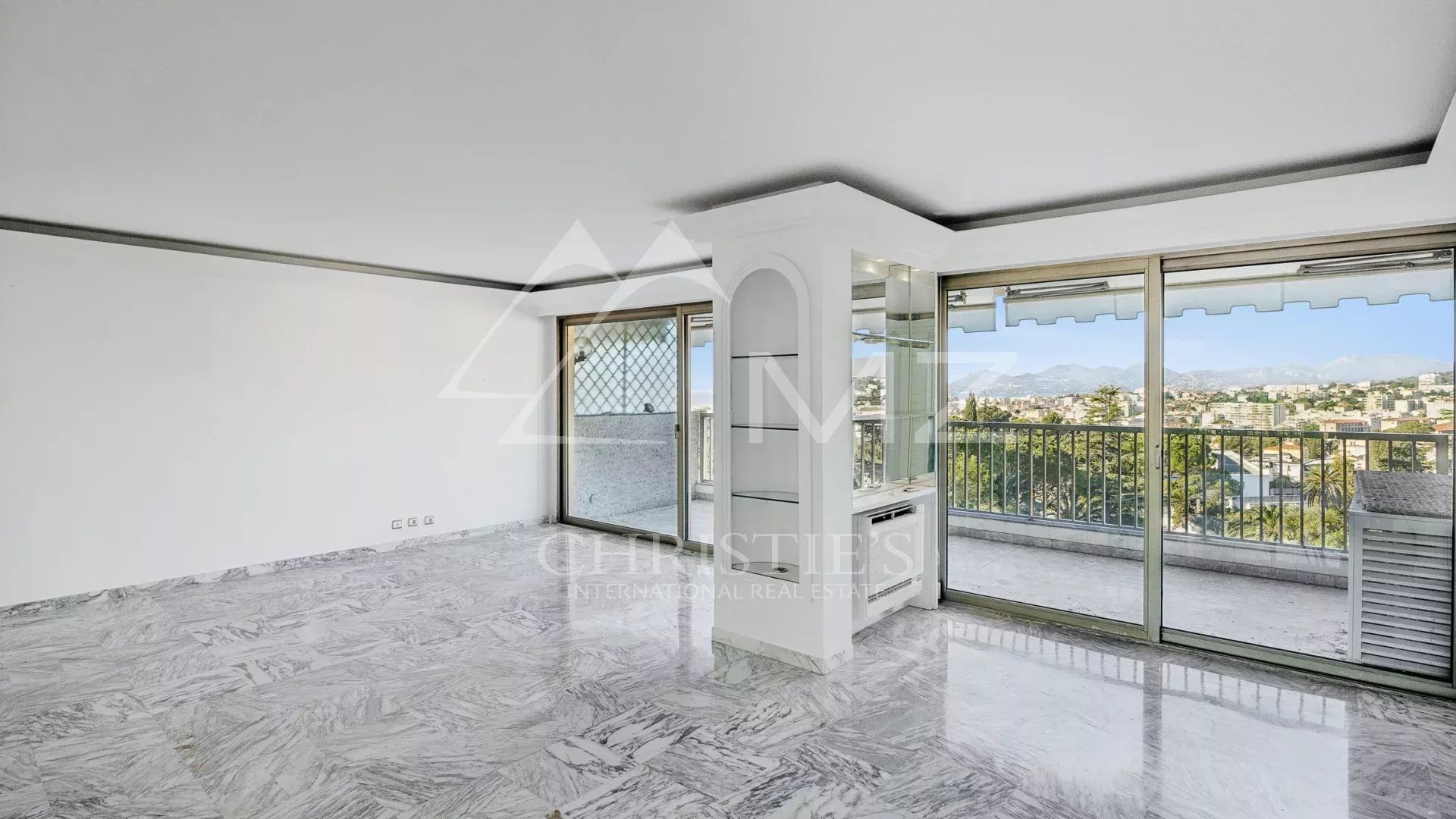 Superbe 4 pièces vue mer dans résidence de Prestige