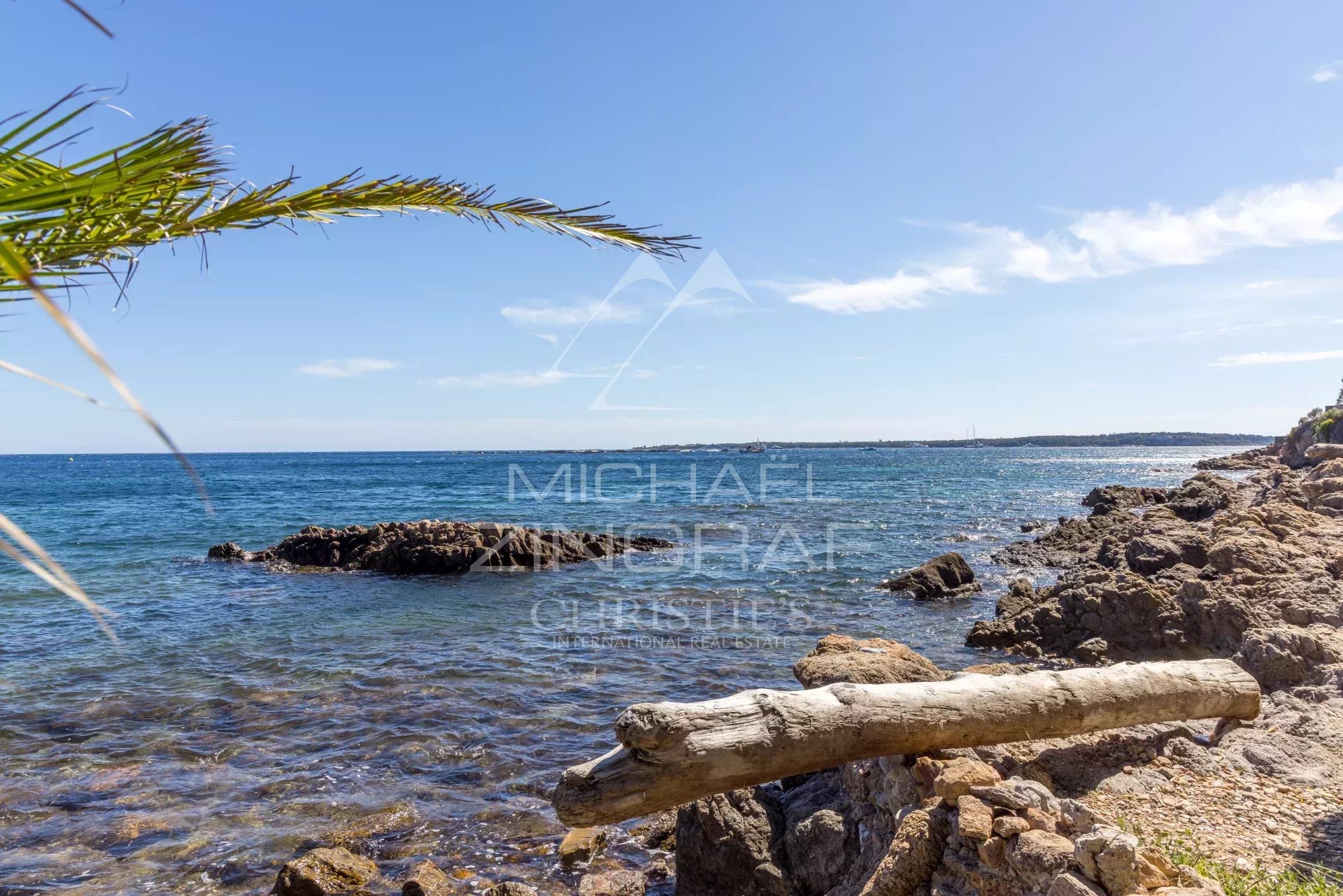 Golfe-Juan – Palm Eden – 2-Room Apartment with Sea View, Pool, and Sea Access