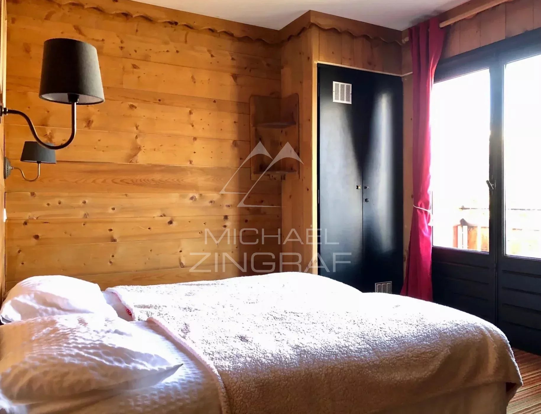 Hotel with great renovation / transformation potential - Mountain view - Combloux