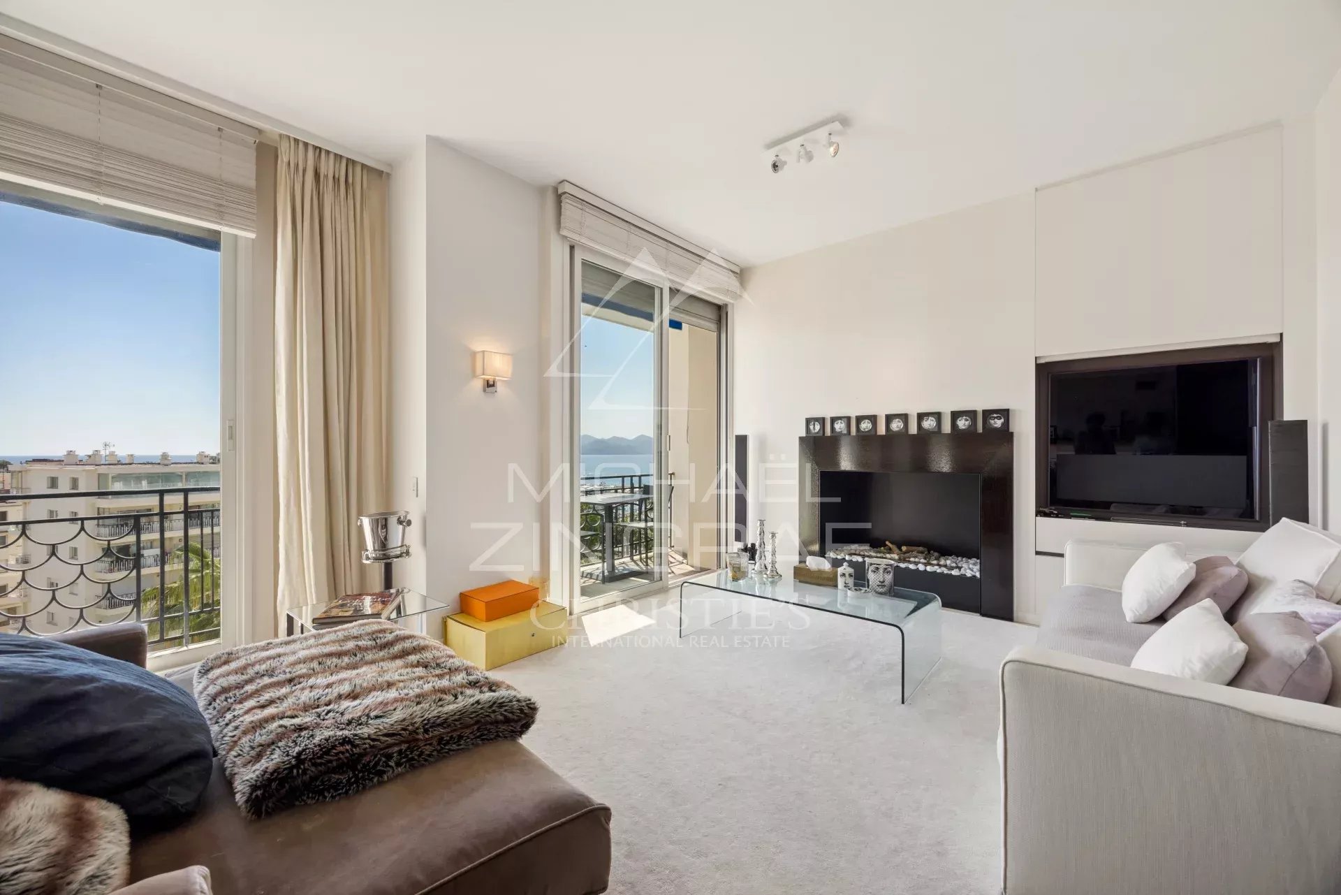 Cannes – Croisette – Penthouse with 120 sqm Rooftop Terrace