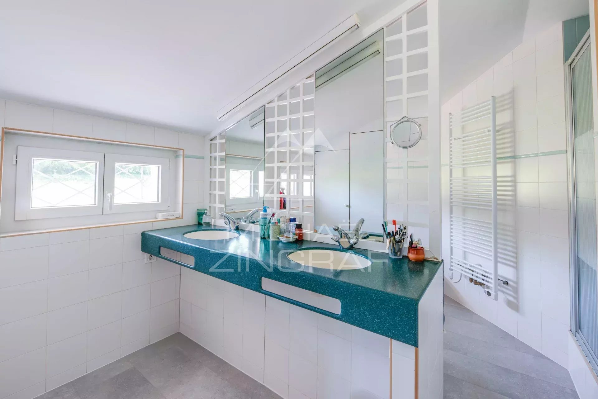 Entre mer et montagnes, ancienne ferme en lisière de forêt / 7 hectares Pays-Basque