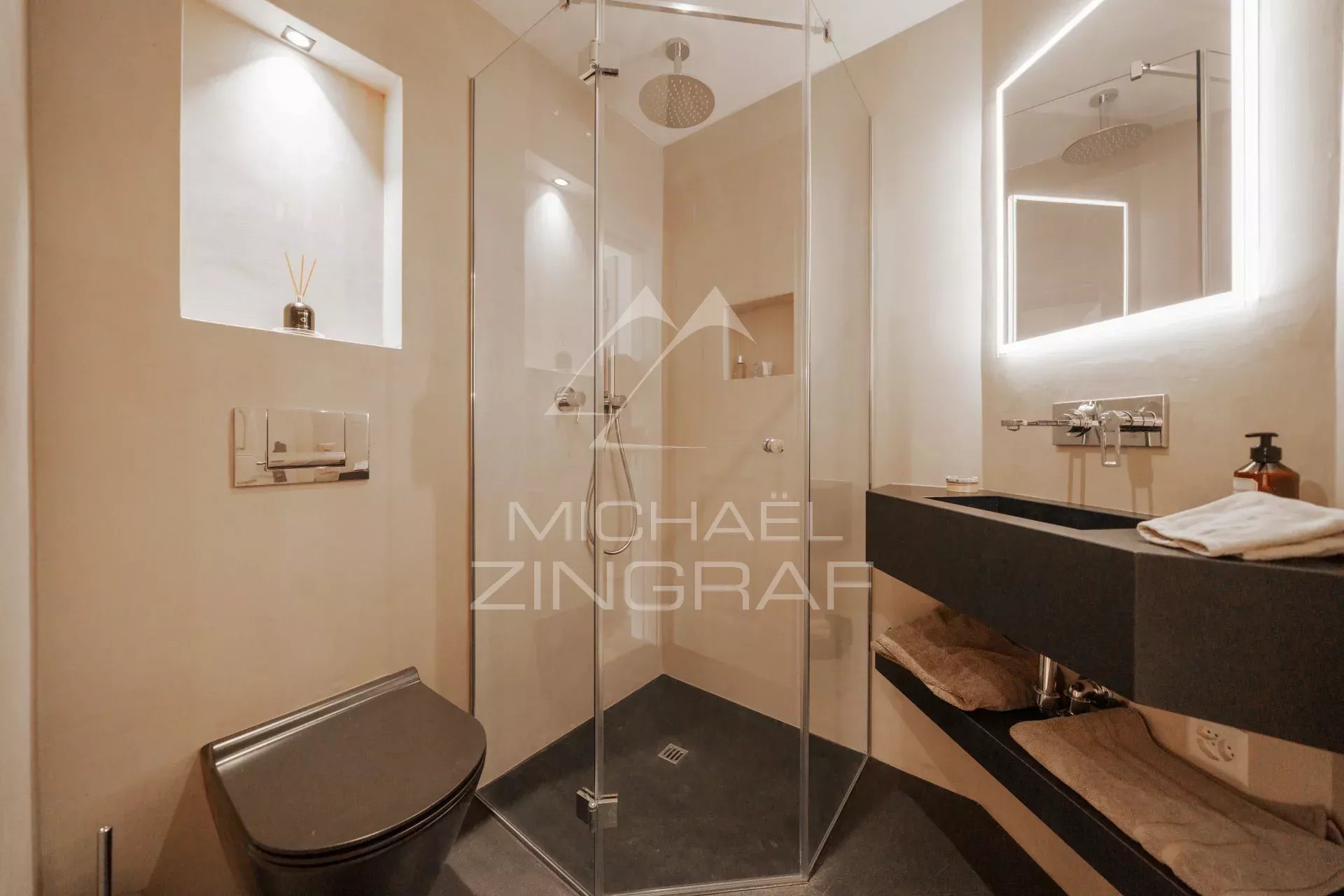 Elegantes Penthouse im Herzen des Dorfes