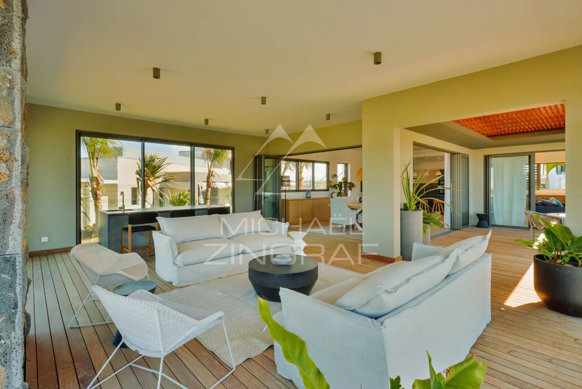 Villa de luxe avec vue sur la mer dans un domaine de golf prestigieux