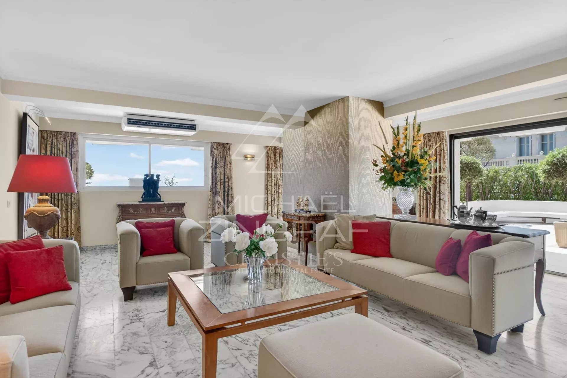 EXCLUSIVITE-CANNES APPARTEMENT D'EXCEPTION  DANS UNE RESIDENCE DE STANDING