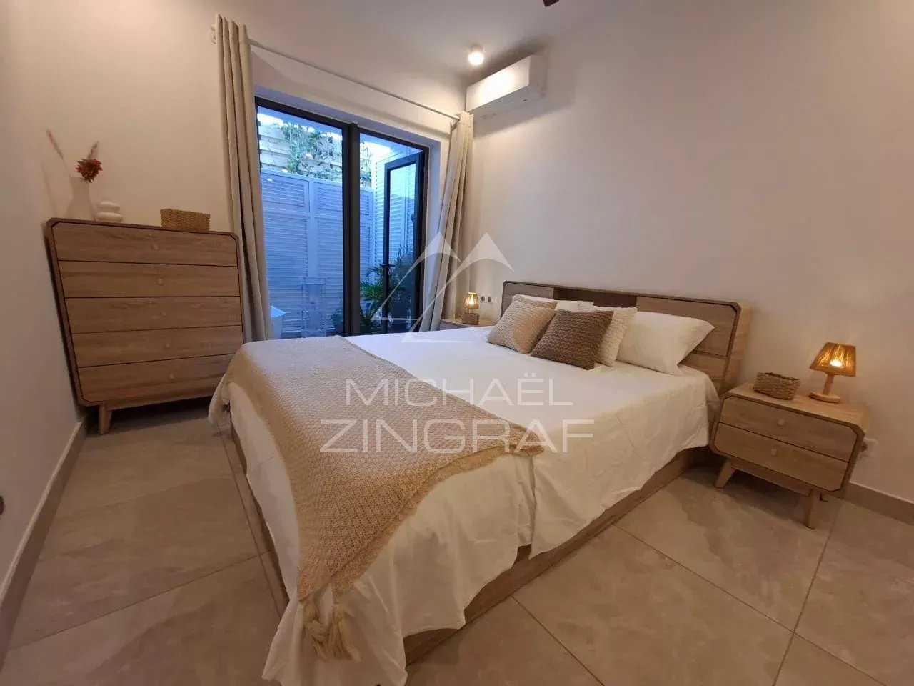 Beachfront Apartment with Panoramic Ocean Views – Pointe aux Canonniers