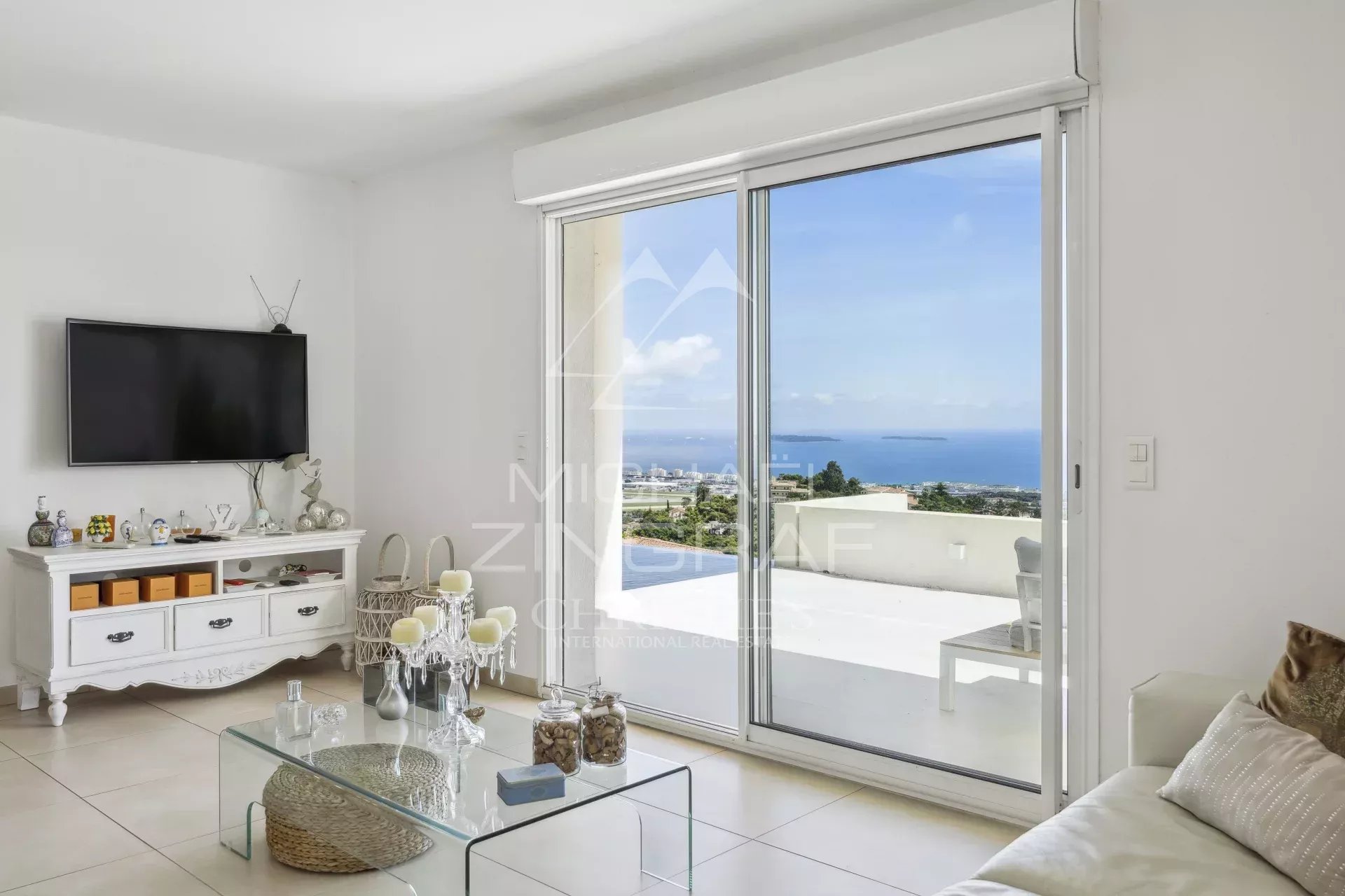 Mandelieu Les Termes , villa by the sea - closed domain