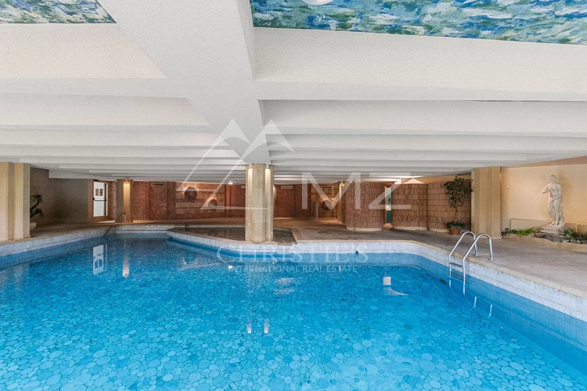 Hervorragende 4-Zimmer-Wohnung in einer prestigeträchtigen Residenz