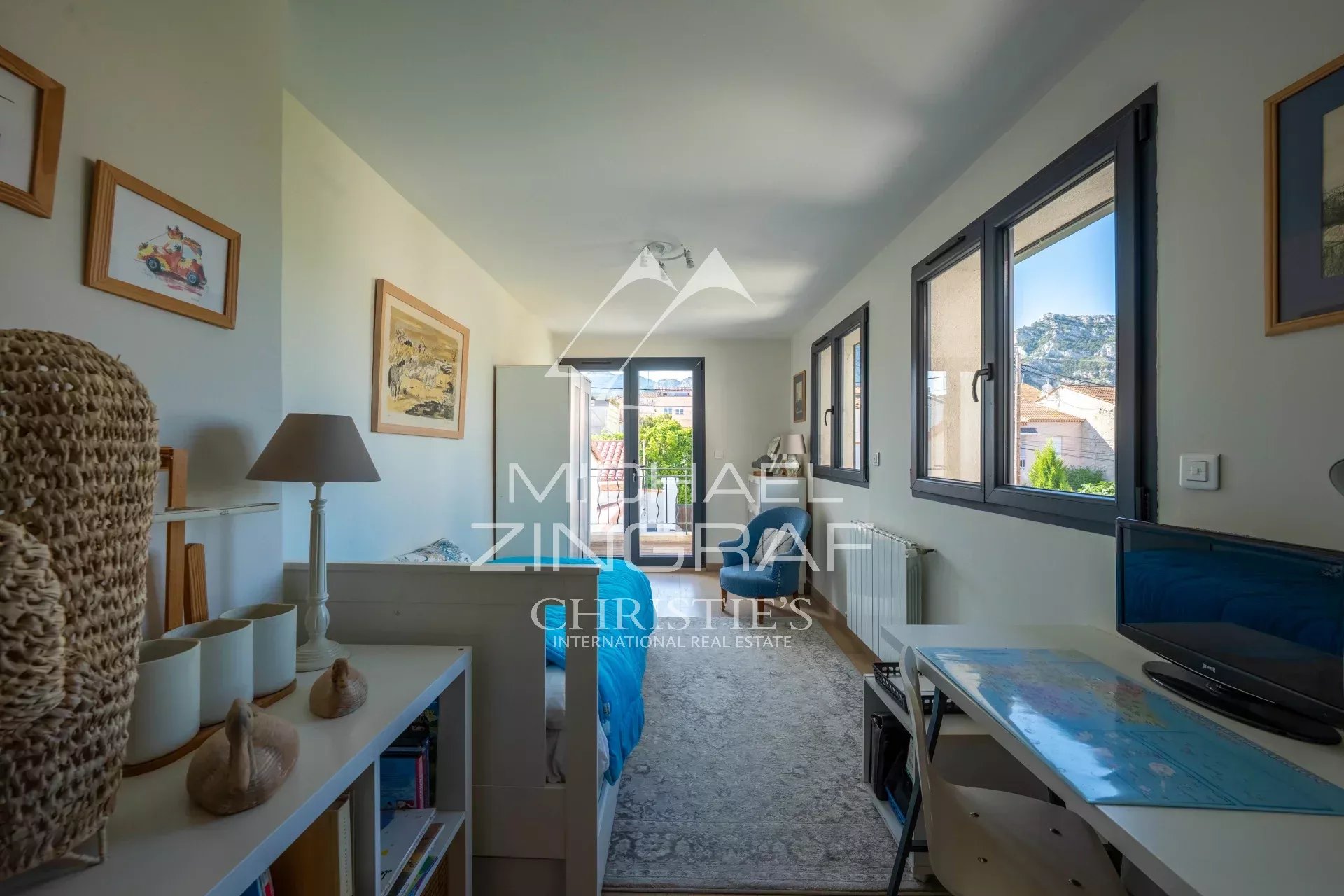 Waterfront house with pool, Montredon, Marseille 8th arrondissement