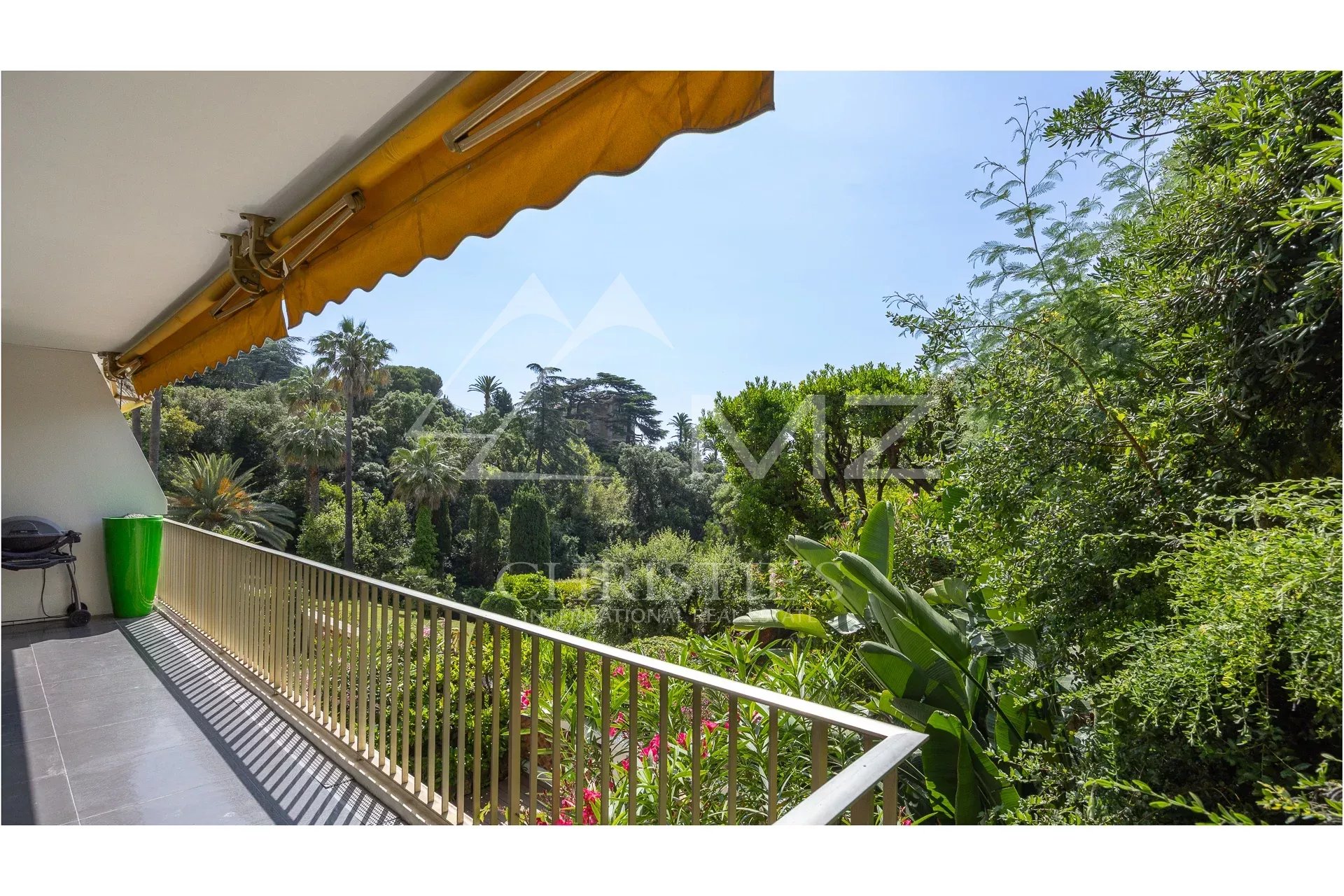 Superb contemporary 3-room apartment in perfect condition