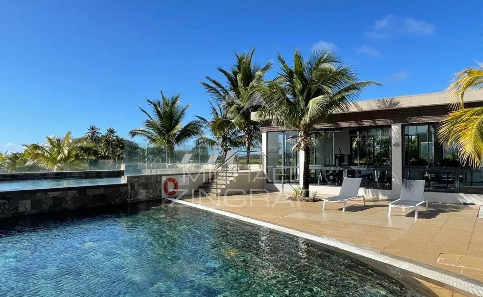 Stunning Penthouse with Panoramic Sea View