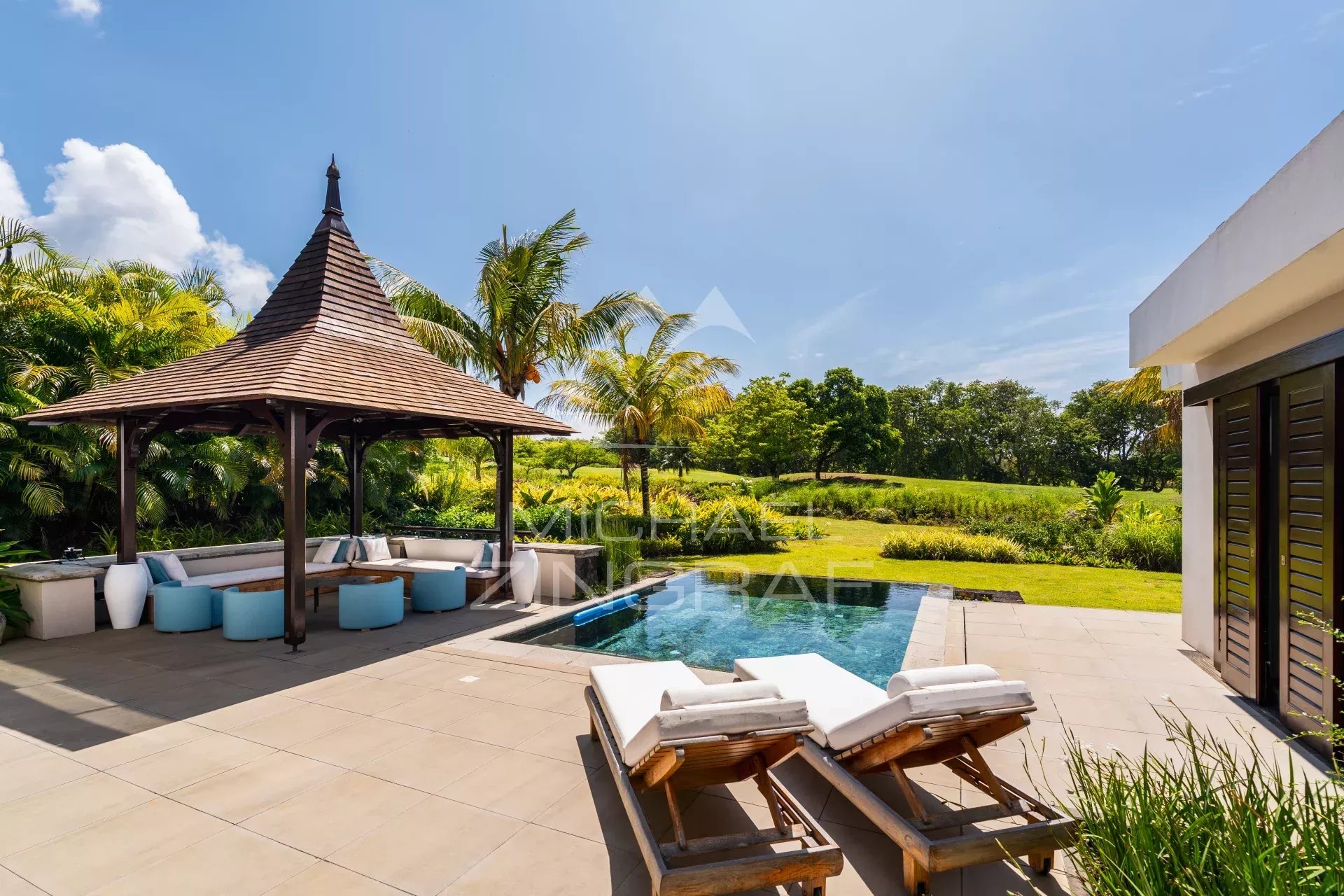 Élégante villa contemporaine face au golf - Bel Ombre