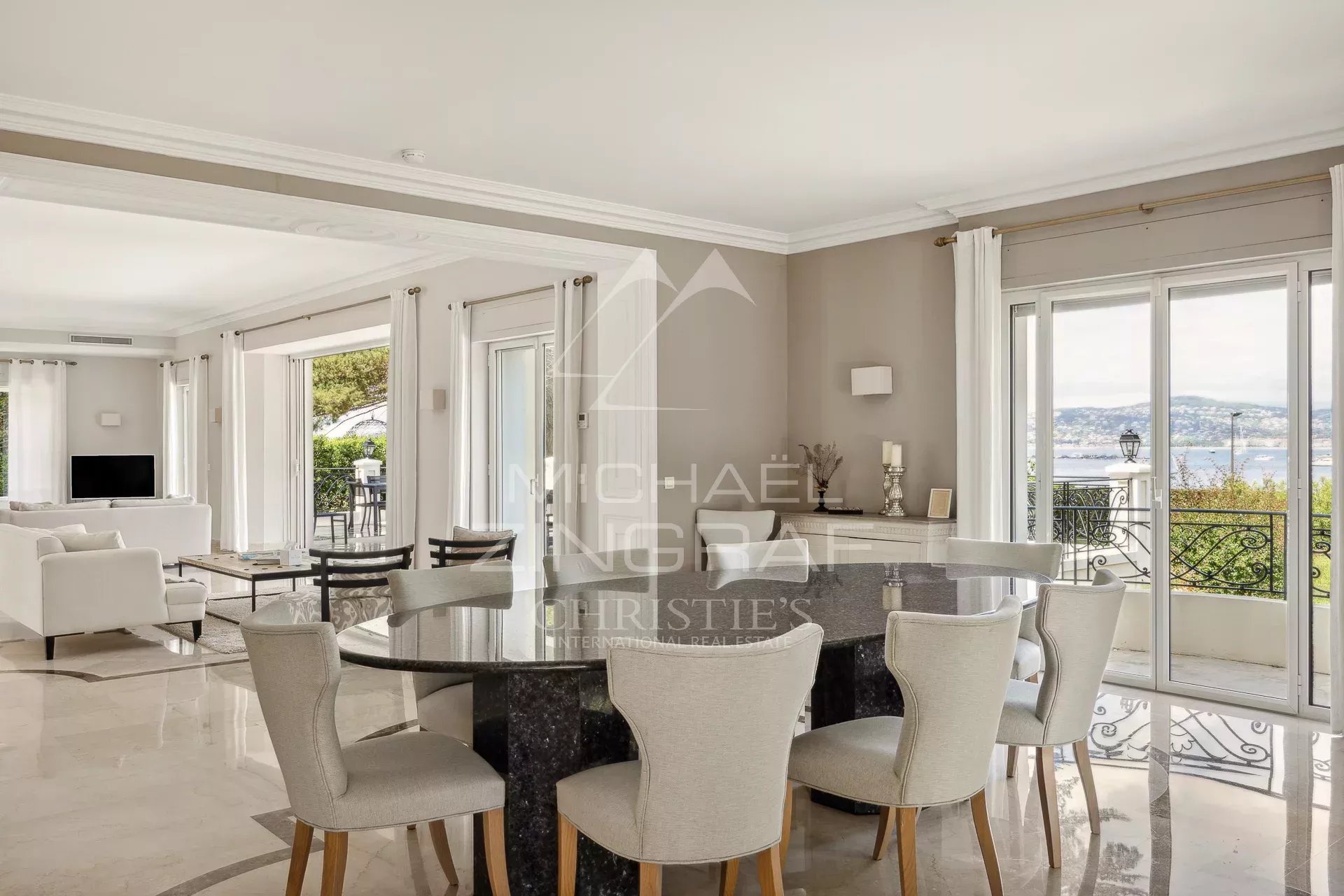 Propriété de prestige située sur le versant ouest du Cap d'Antibes