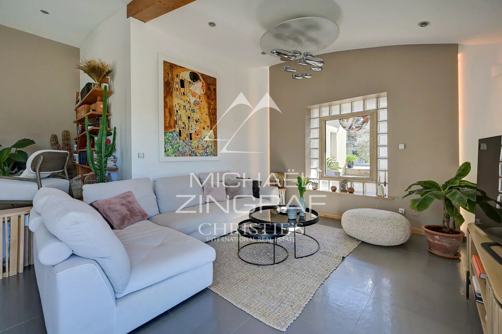 Helles, ruhiges Anwesen