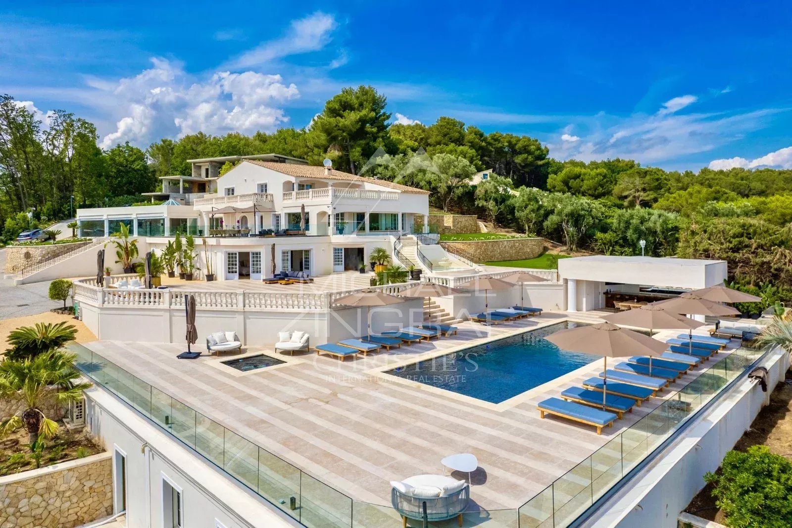Aux portes de Cannes - Villa vue mer panoramique - 11 suites