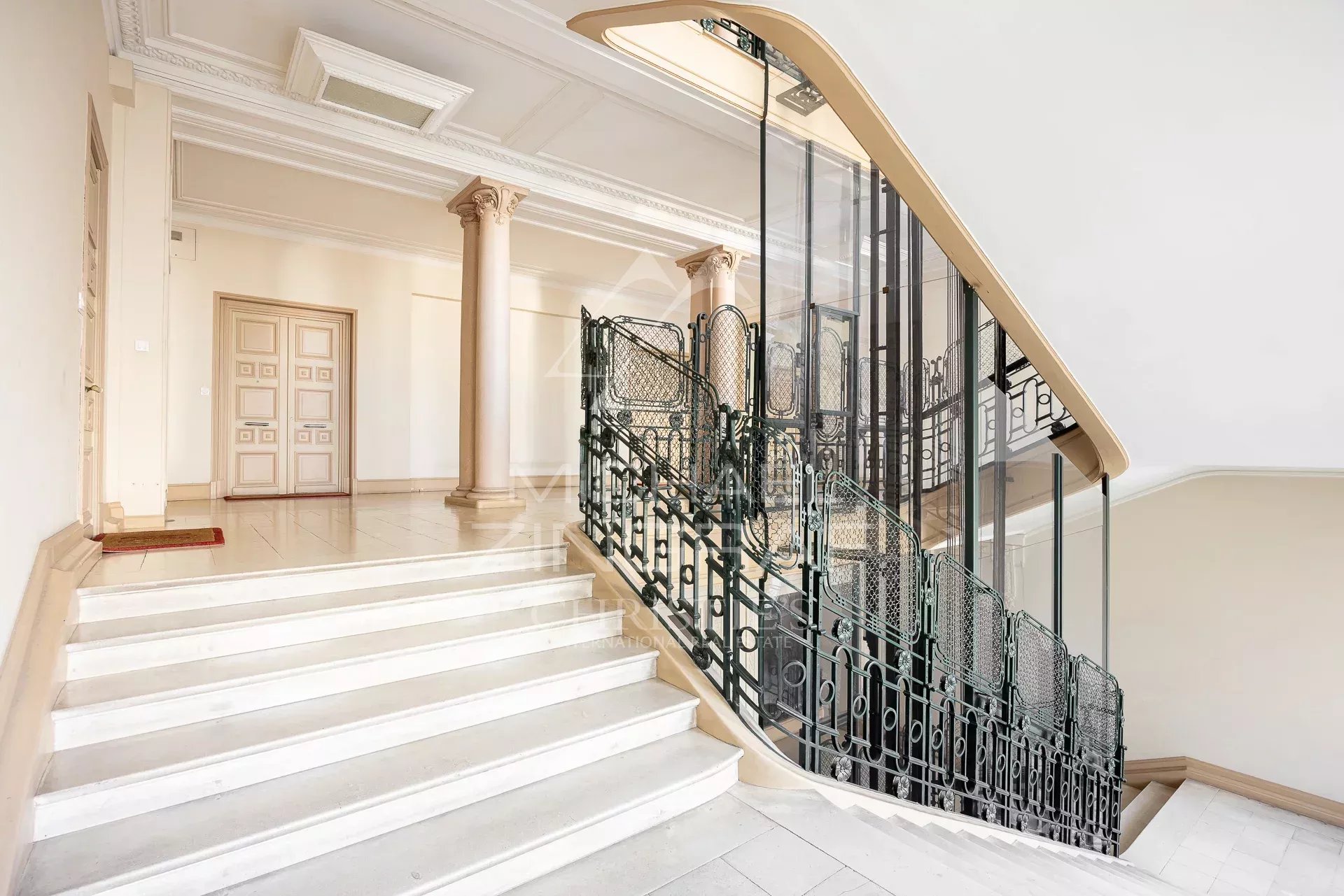 Appartement d’exception 5 pièces  –  Le Majestic, Cimiez