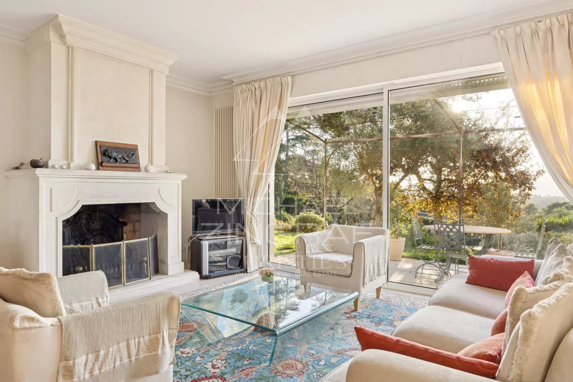 Elegant villa in a residential area with open views