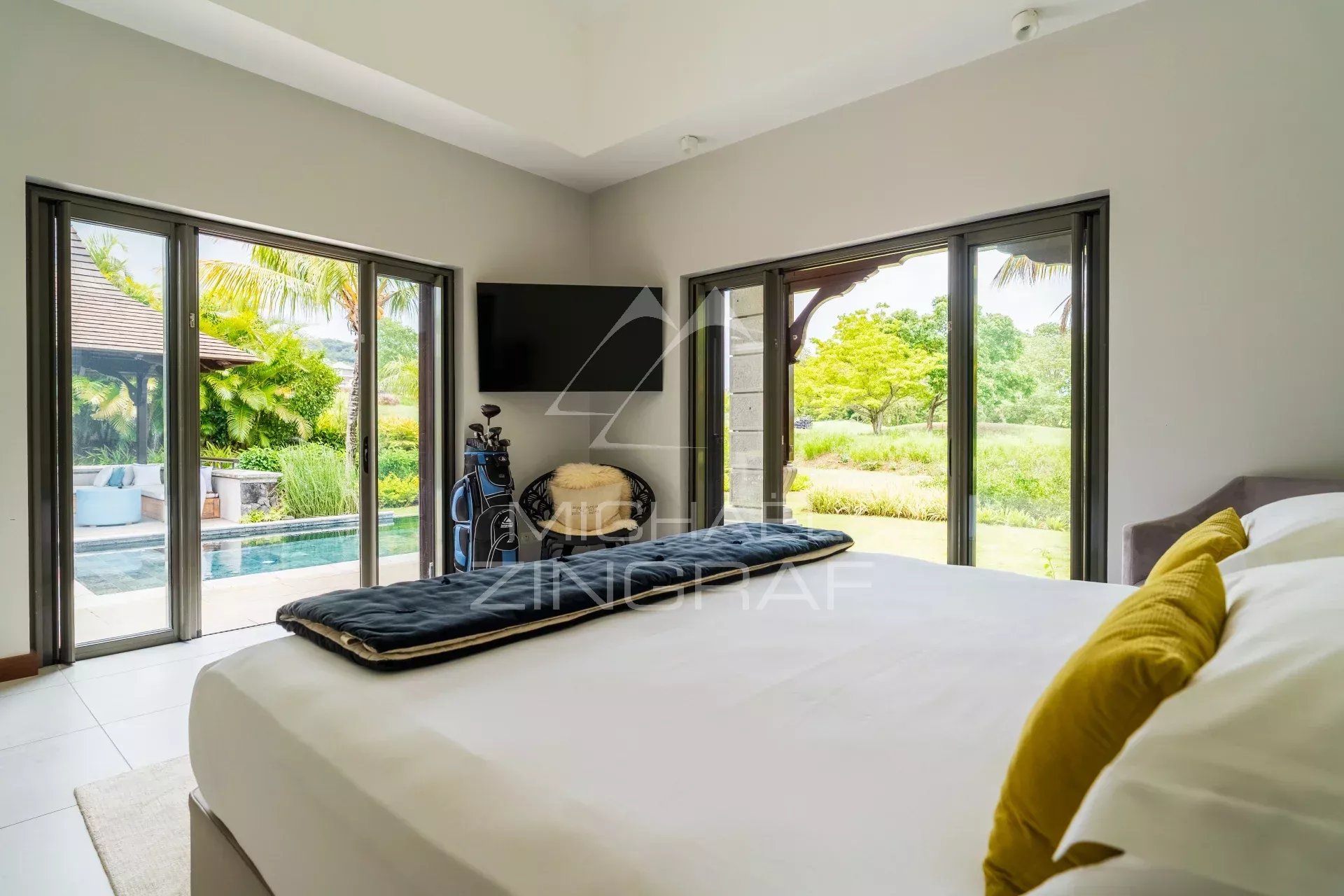 Élégante villa contemporaine face au golf - Bel Ombre