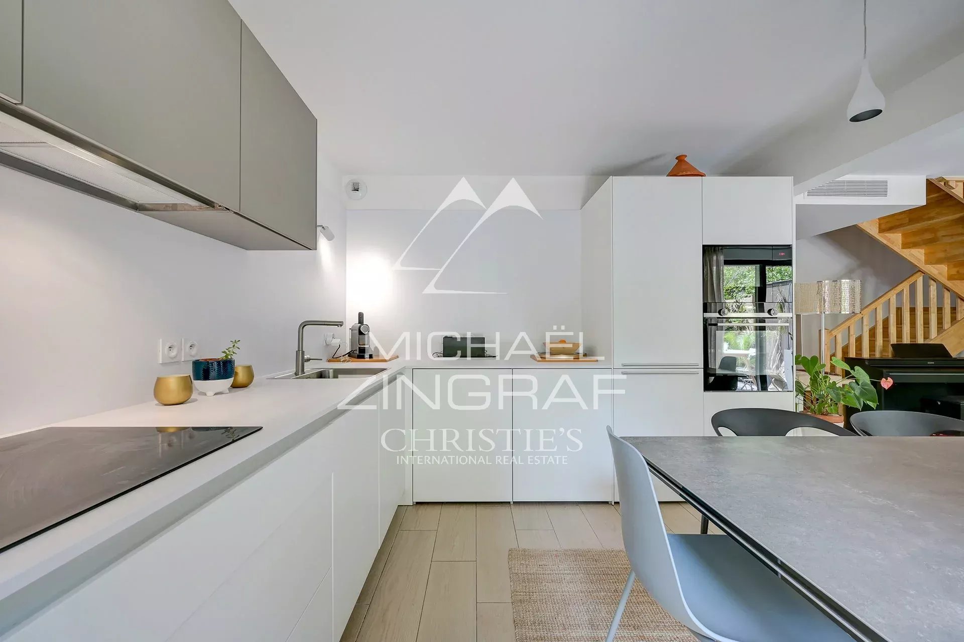 Recent residence - 2-bedroom duplex apartment