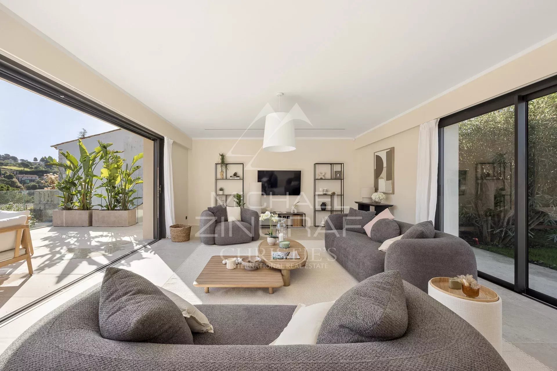 Vollständig renovierte Villa mit Panoramablick auf Saint-Paul de Vence