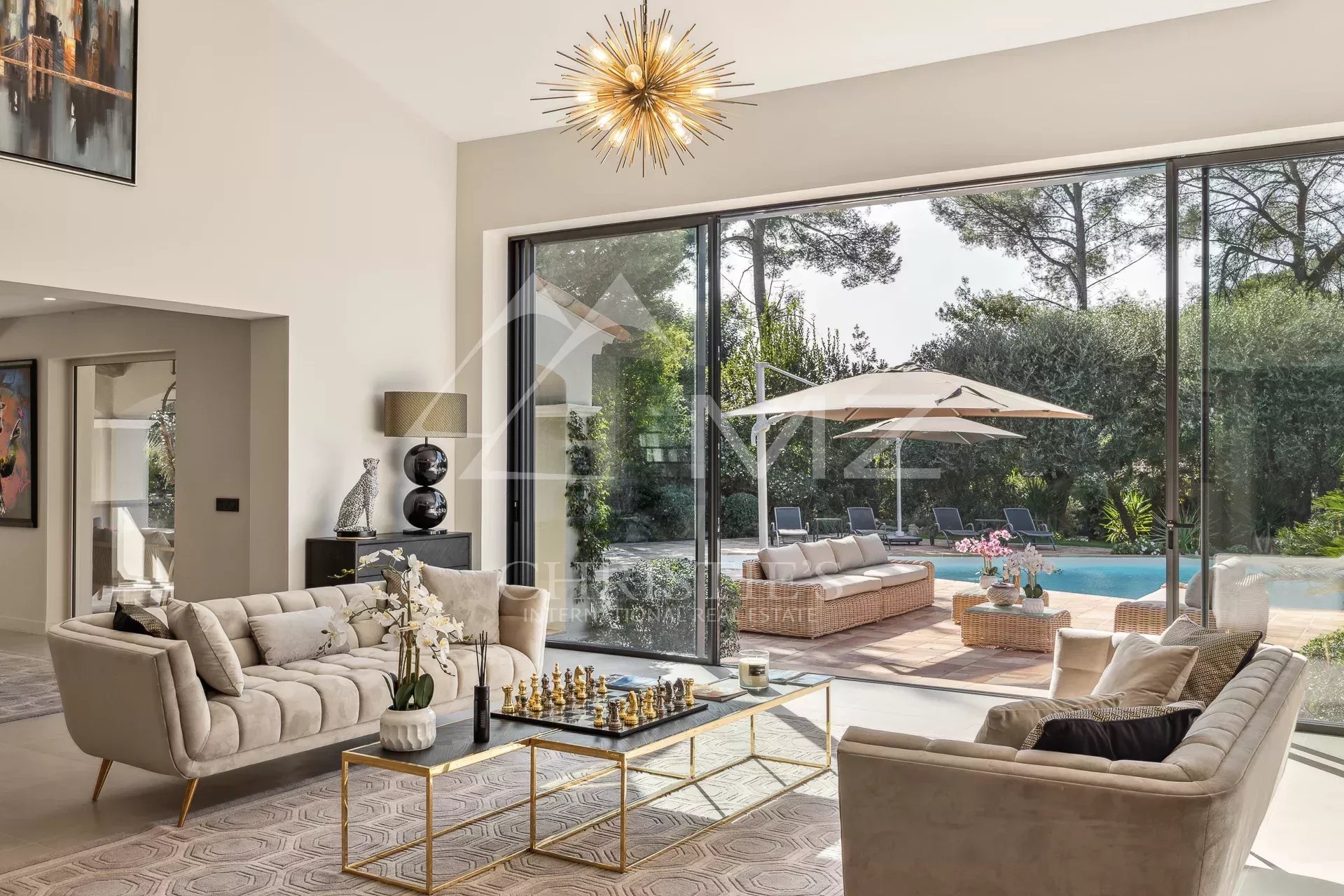 Superbe villa rénovée dans un écrin de verdure