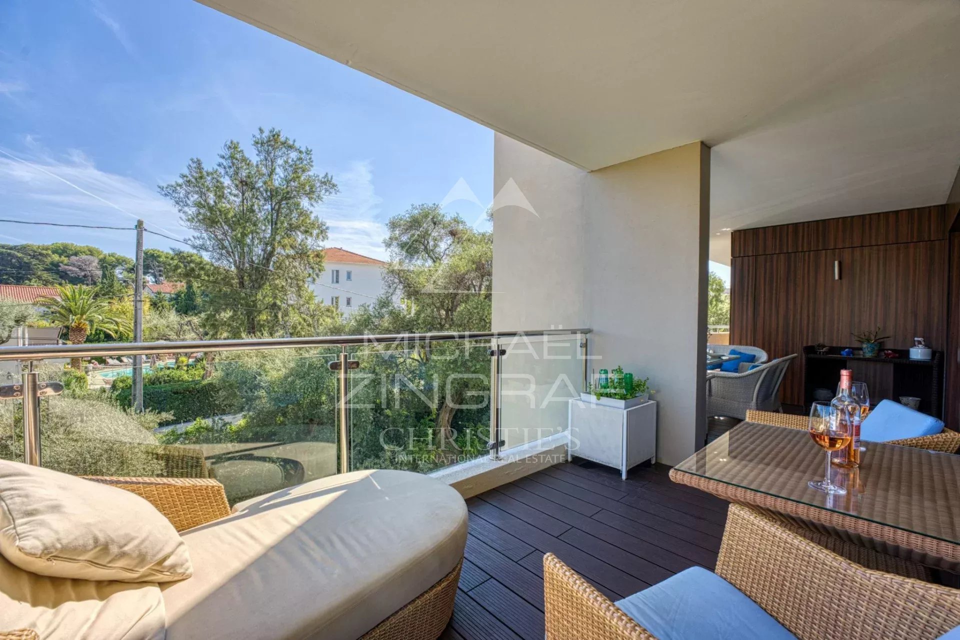 Appartement d'Exception avec Terrasses Panoramiques et Prestations Haut de Gamme