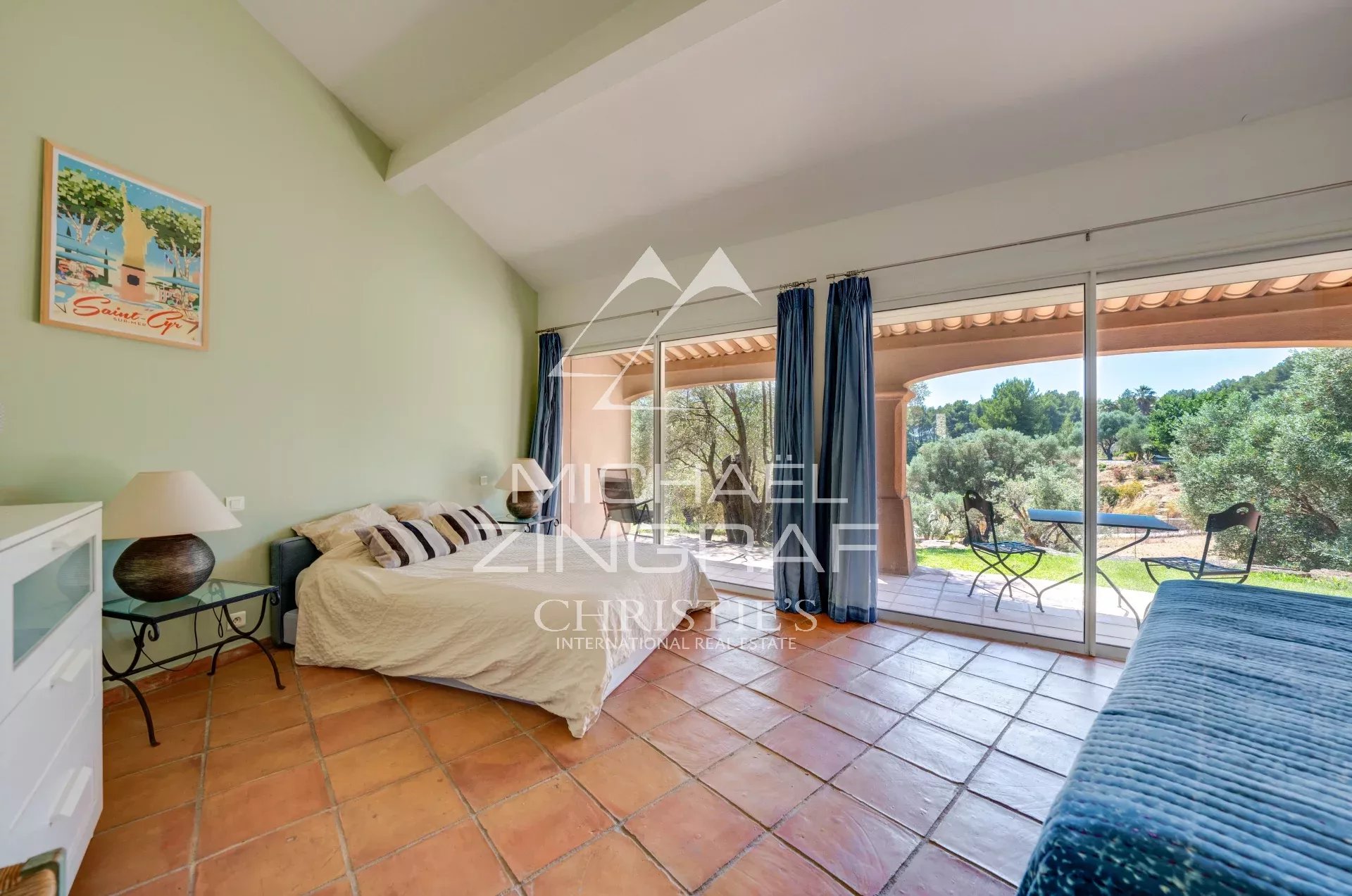 Exklusives Anwesen in St-Cyr-sur-Mer mit Swimmingpool und Tennisplatz