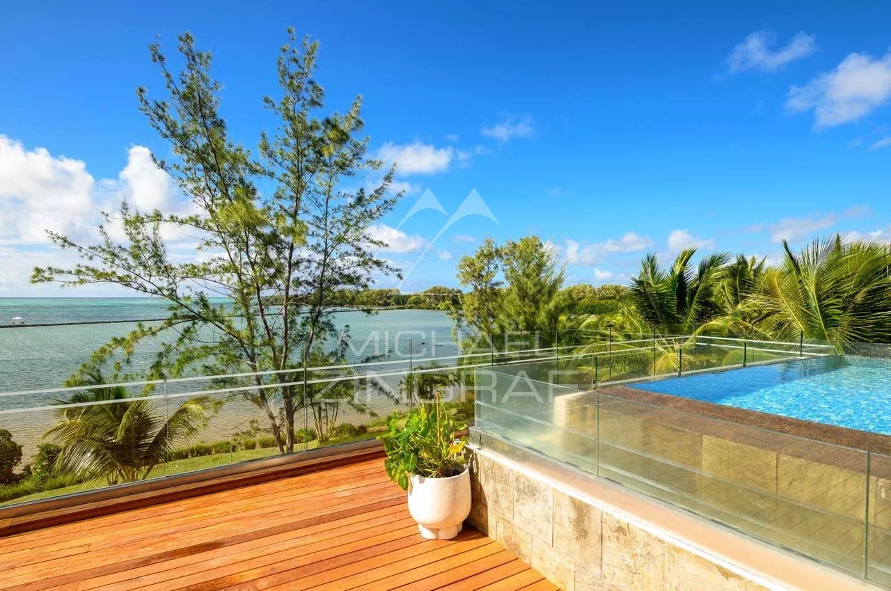 Penthouse d’Exception de 4 Chambres avec Vue Panoramique sur le Lagon à Azuri Golf & Beachfront Village