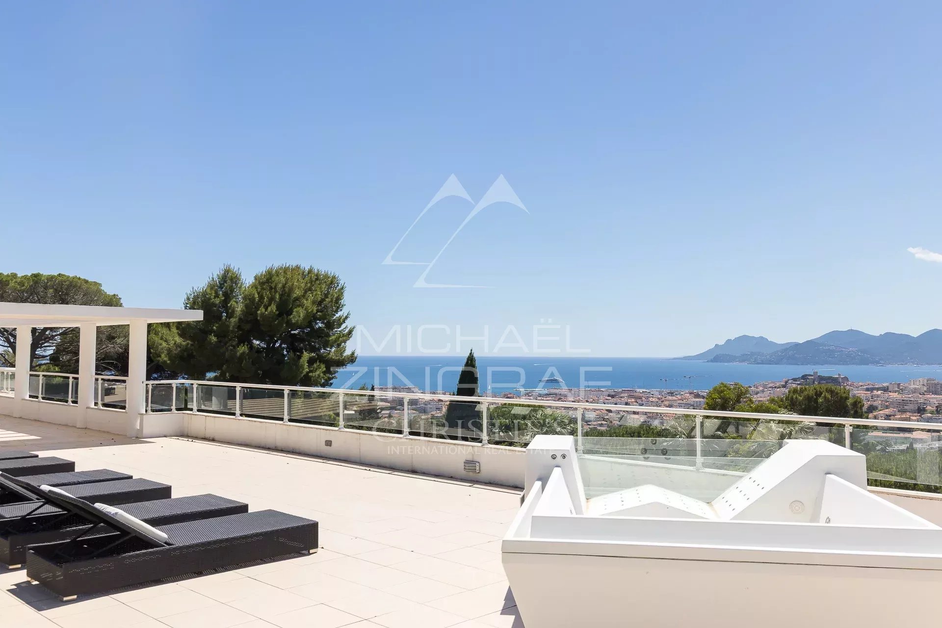 Cannes - Somptueuse villa neuve