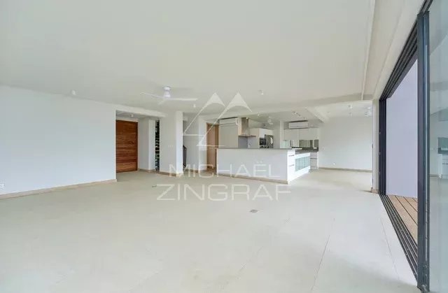 Exceptional Duplex in Pointe aux Canonniers