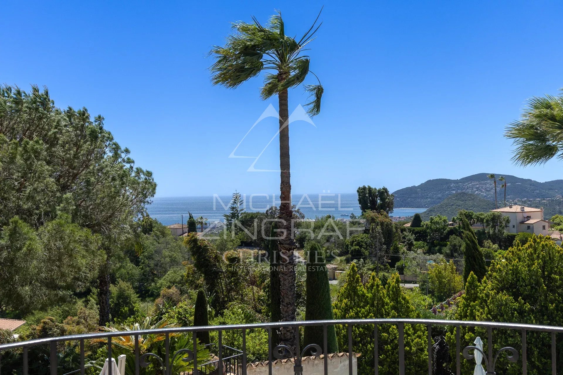 Proche Cannes – Mandelieu la Napoule – Propriété vue mer