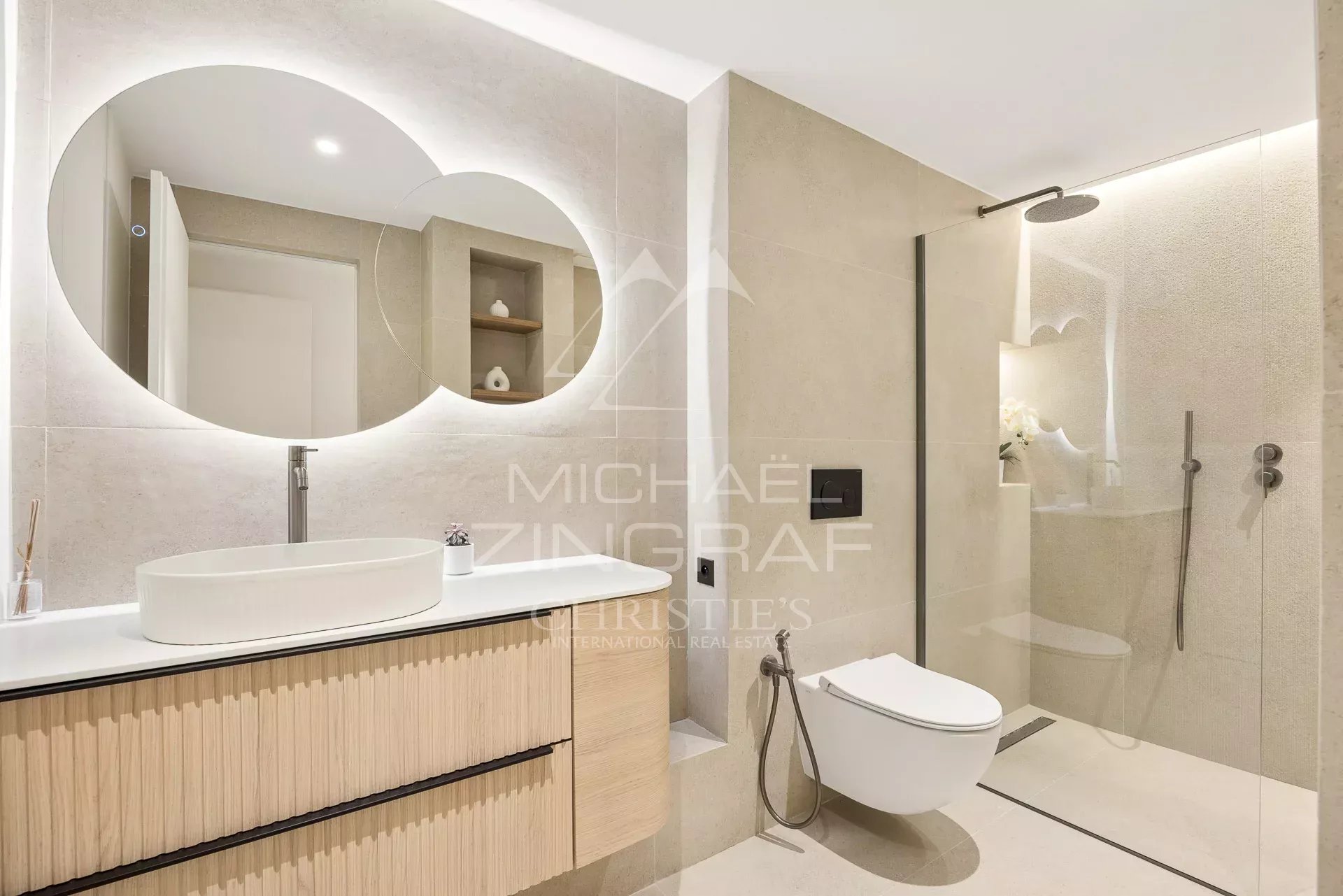 Palm Beach – Exceptional 3-Bedroom Apartment – Panoramic Sea View