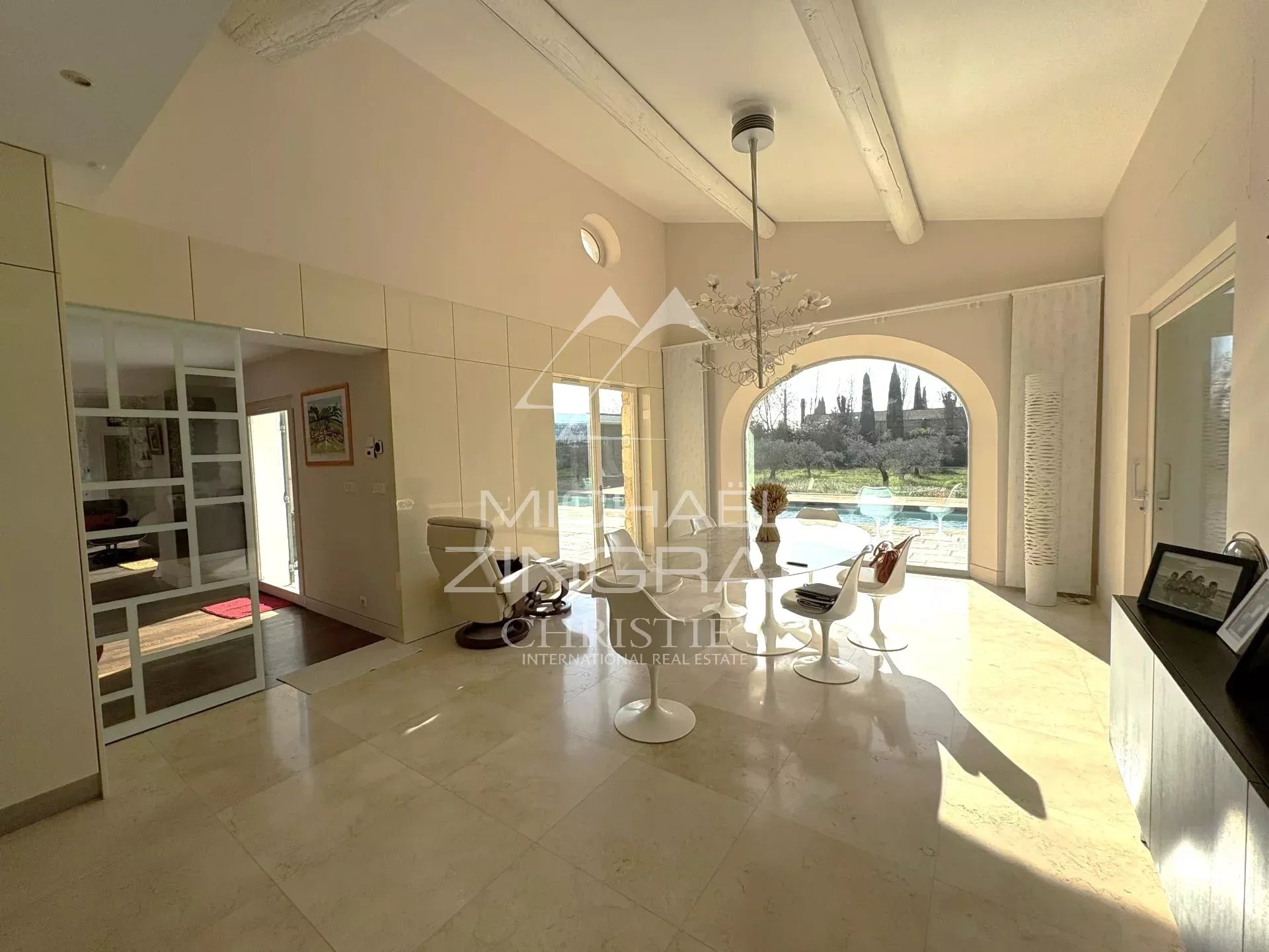 Einzigartiges Anwesen in der Nähe von Arles