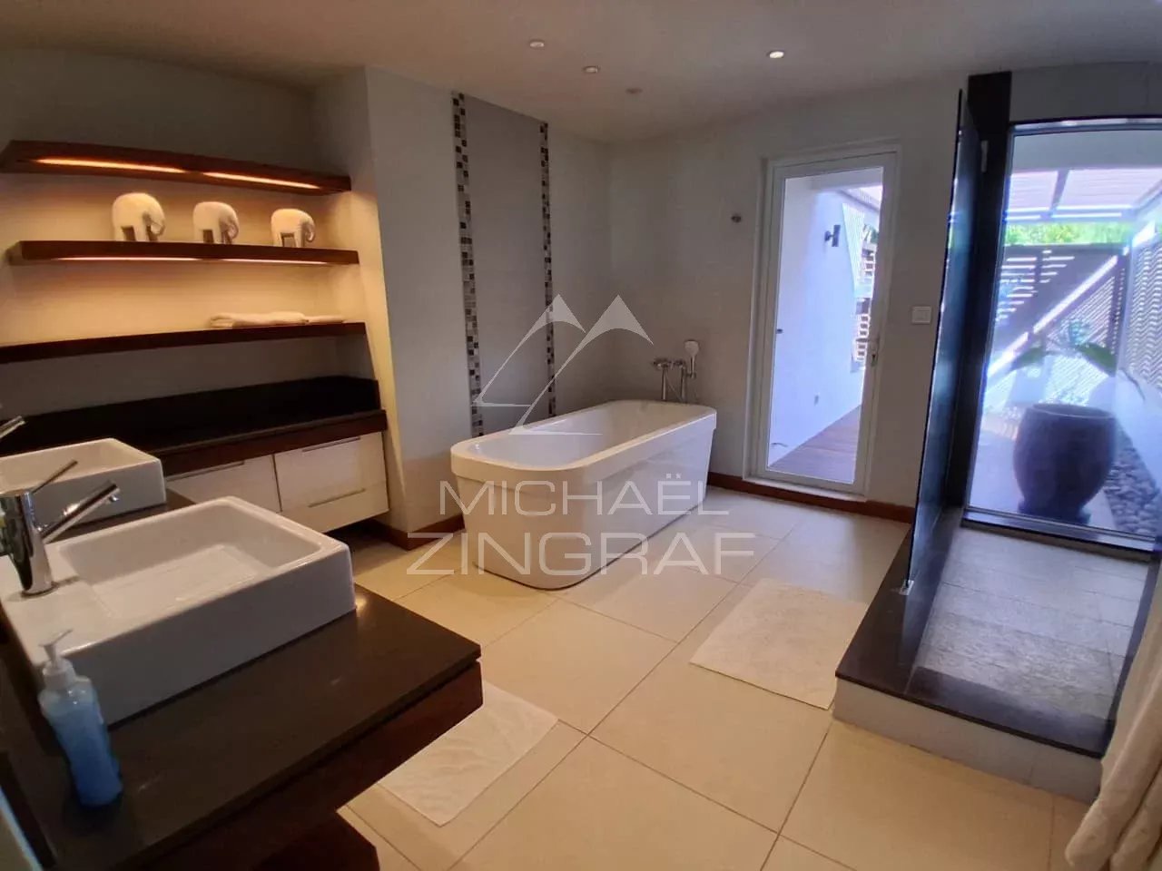 Mauritius - Rare opportunity : Luxury villa by the sea near Grand Bay - Pointe aux Canonniers