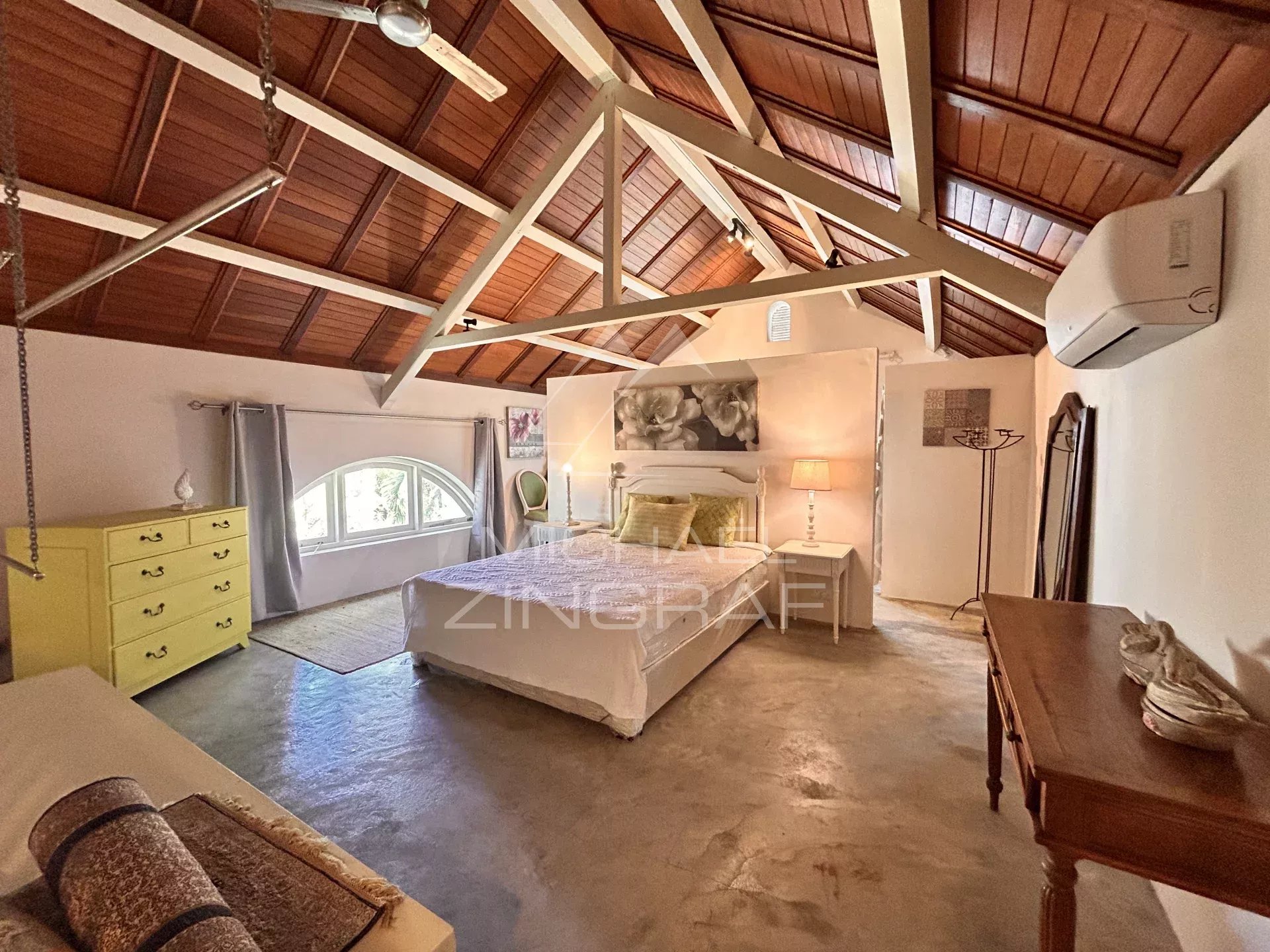 Colonial-Style Villa in Pointe aux Canonniers