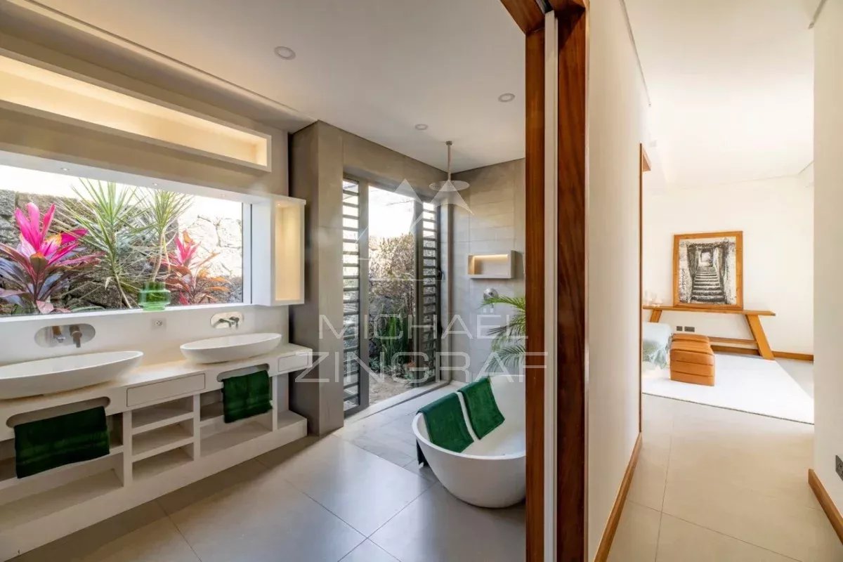 Luxury 4-Bedroom Balinese-Style Villa | Near Grand Baie