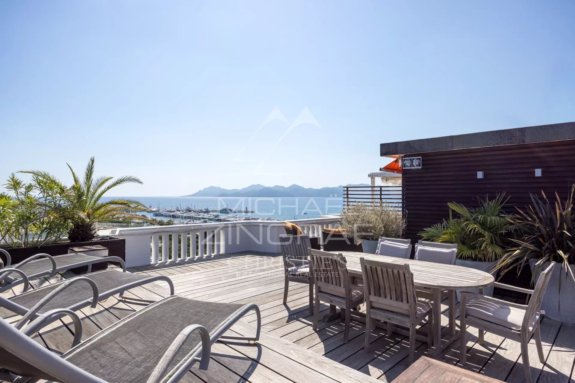 Cannes – Croisette – Penthouse with 120 sqm Rooftop Terrace