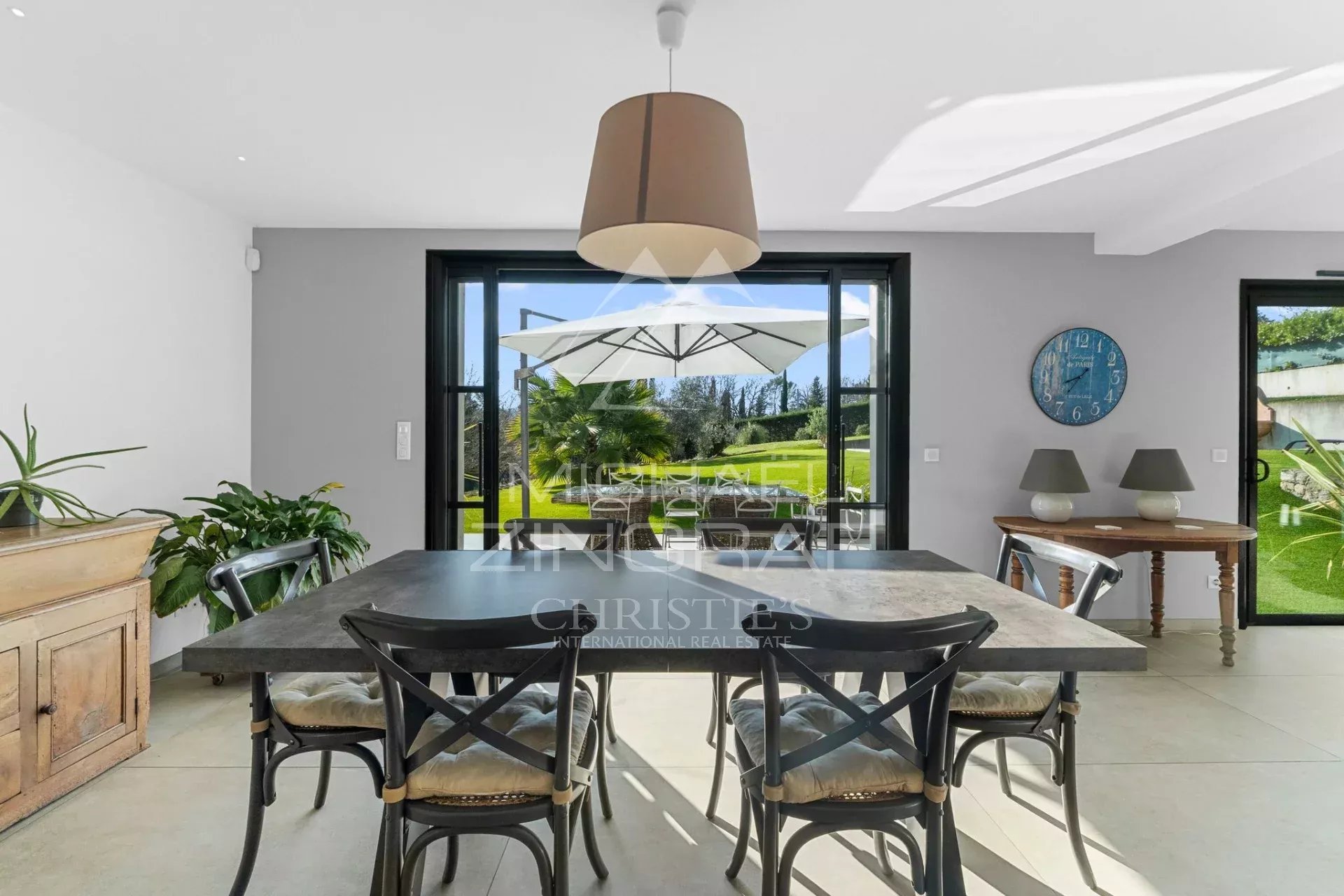 Belle bastide moderne au calme absolu