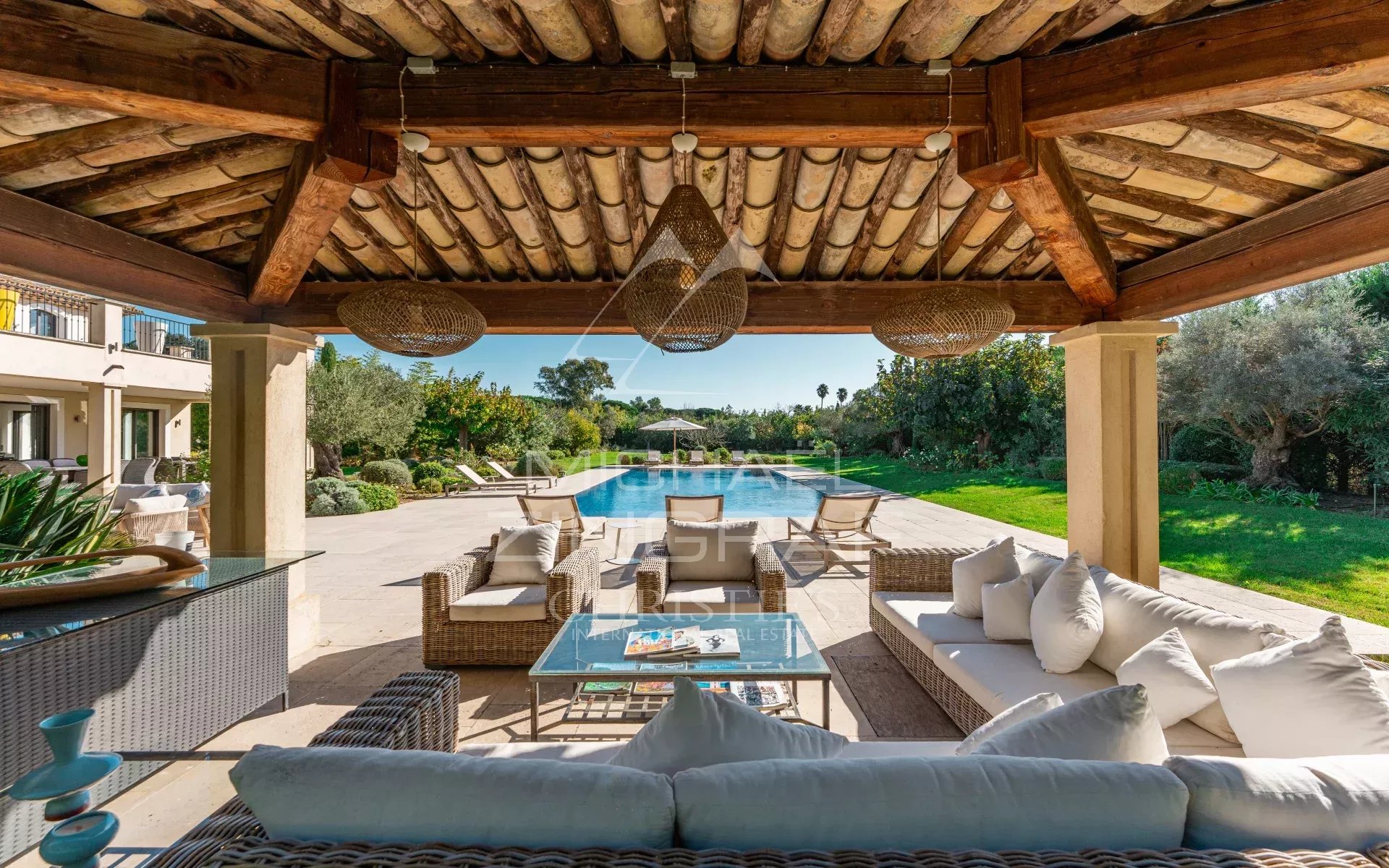 Superbe villa contemporaine à Ramatuelle – Vue dégagée, exposition plein sud