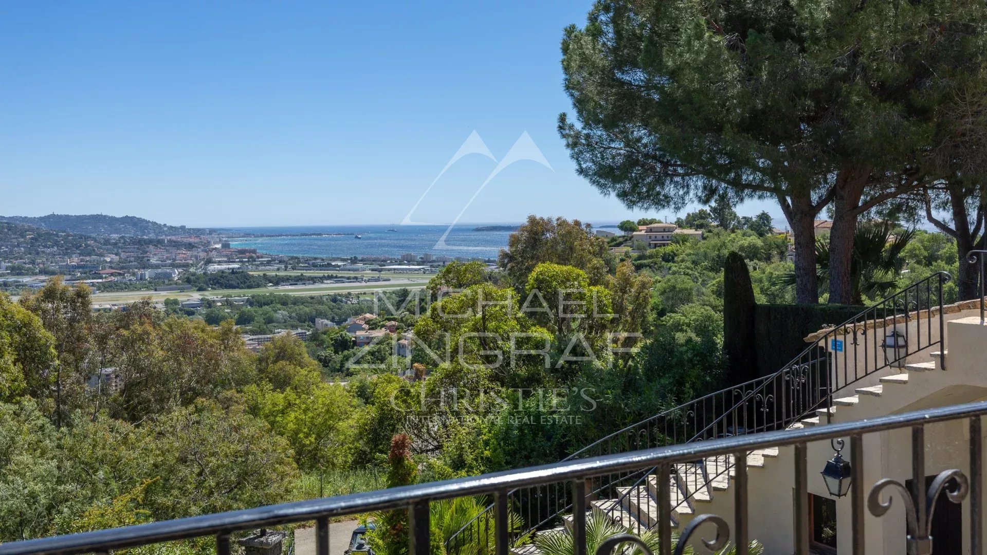 Proche Cannes – Mandelieu la Napoule – Propriété vue mer