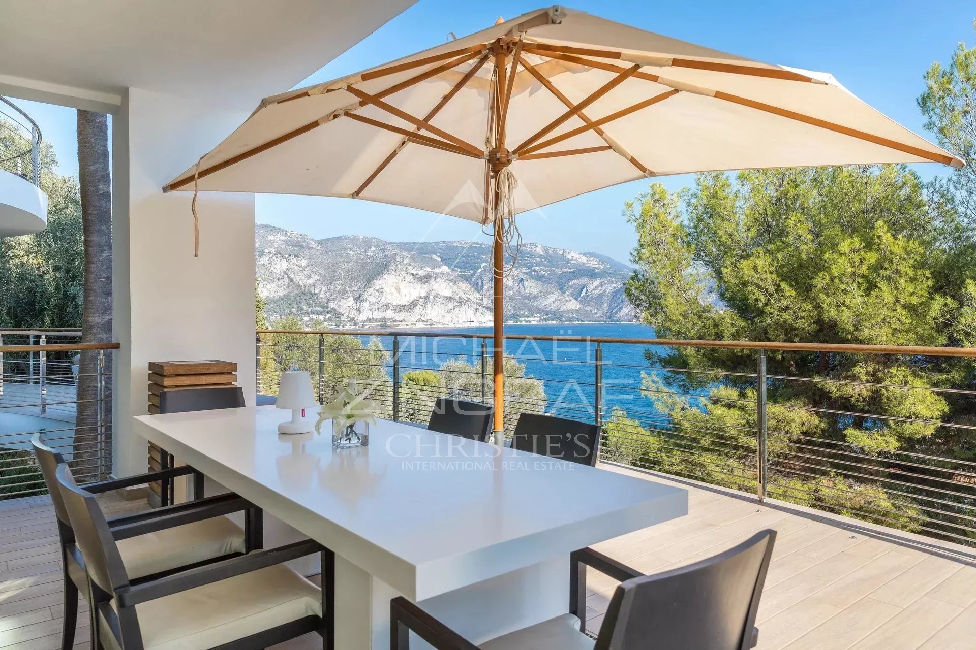 Saint-Jean-Cap-Ferrat – Außergewöhnliche Villa mit Panoramablick auf das Meer
