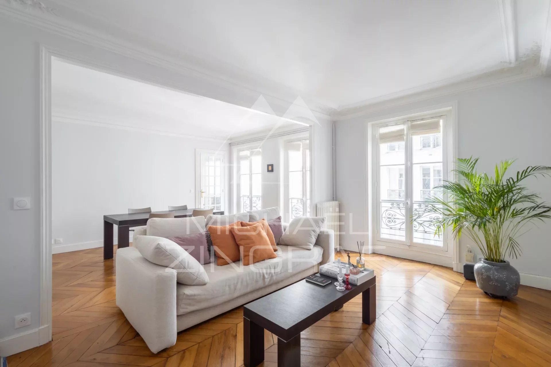 FOR SALE - Beautiful apartment Paris Saint Honoré