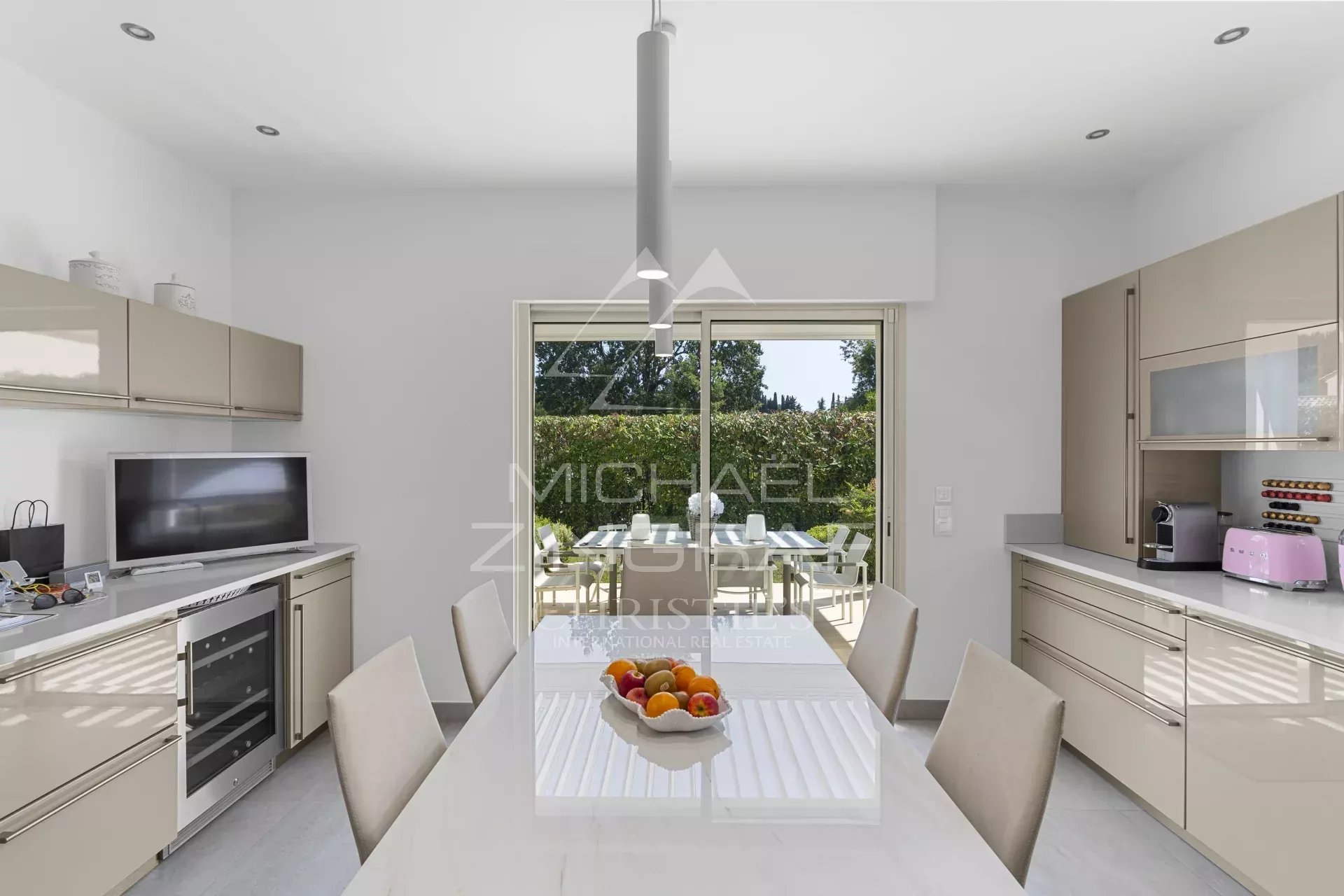 Villa 4 chambres dont 3 suites avec piscine à Mougins