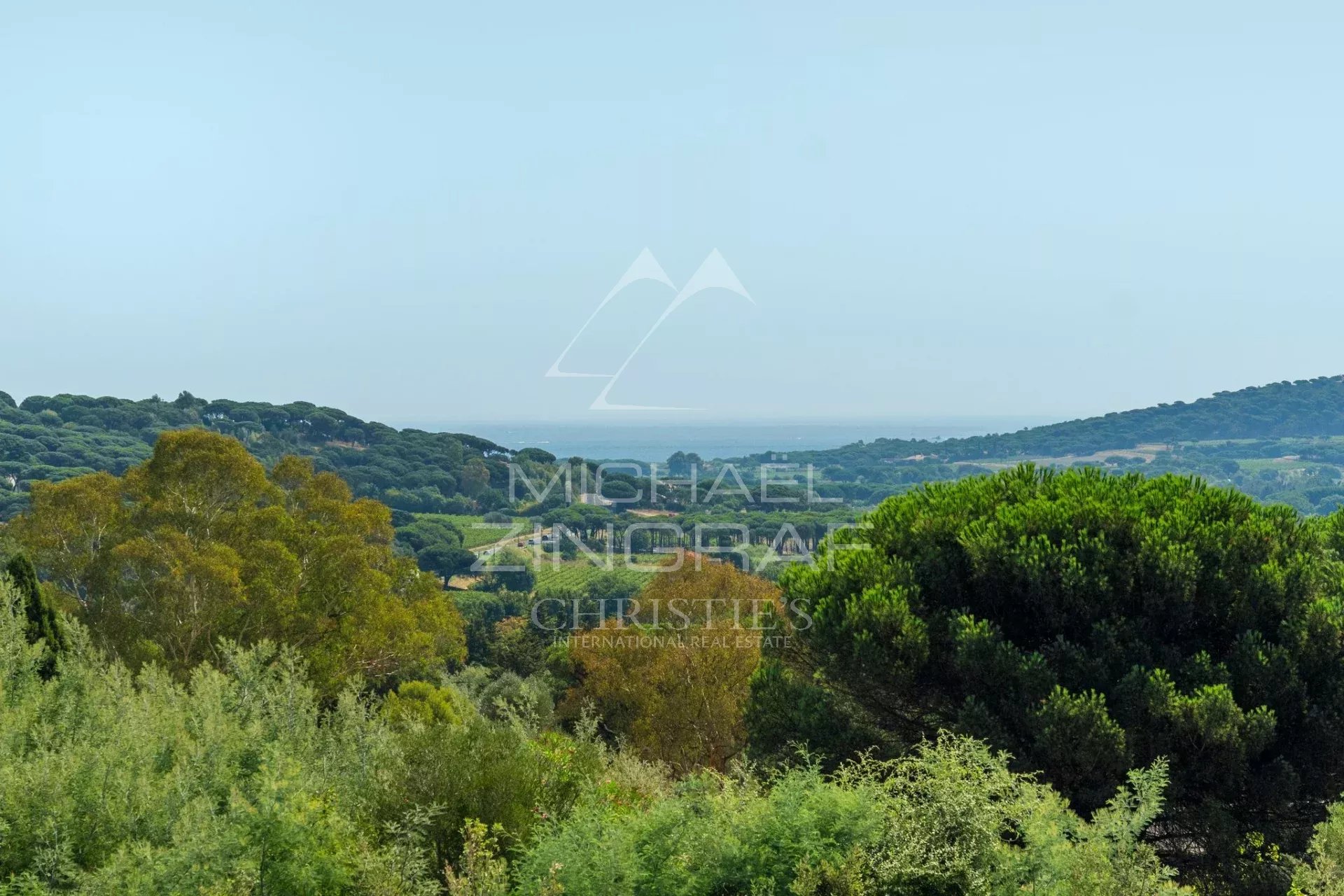Exceptional Villa in Pampelonne – Elegance and Privacy