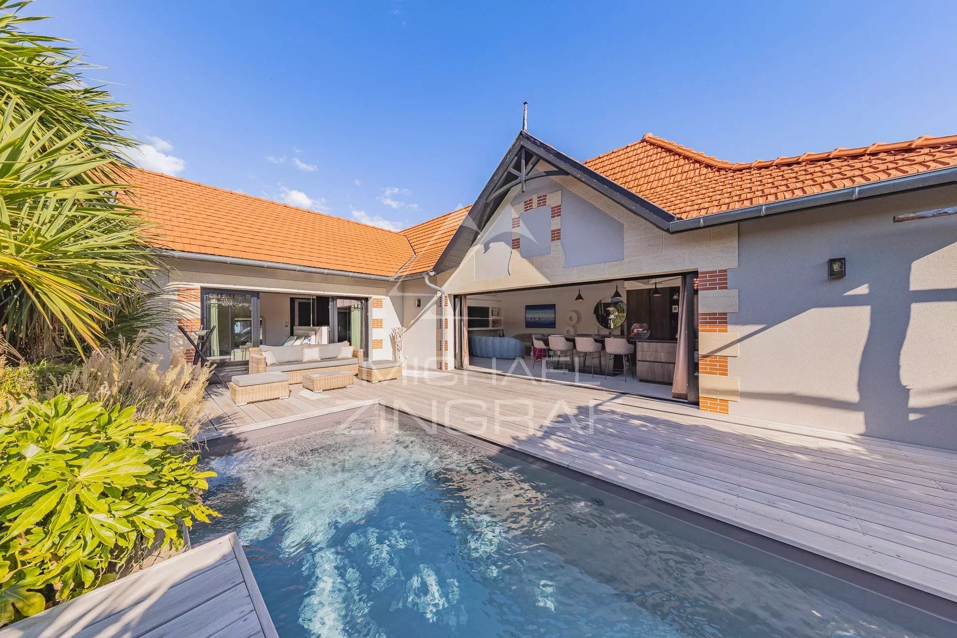 Grande maison contemporaine dans quartier calme