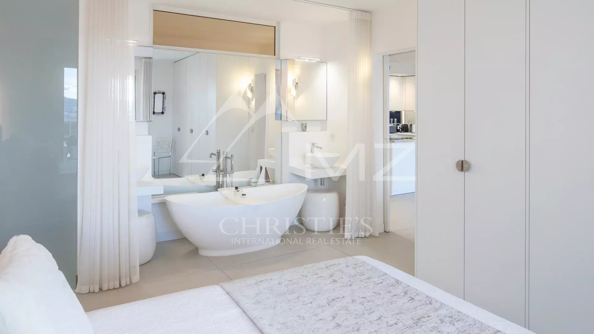 Hervorragende, moderne 3-Zimmer-Wohnung in der Nähe des Stadtzentrums