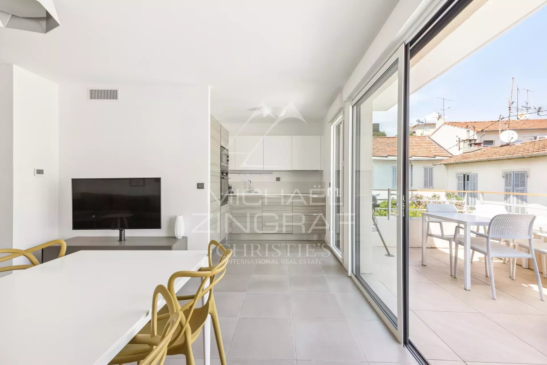 Cannes Palm Beach - 3-Zimmer-Wohnung in einwandfreiem Zustand