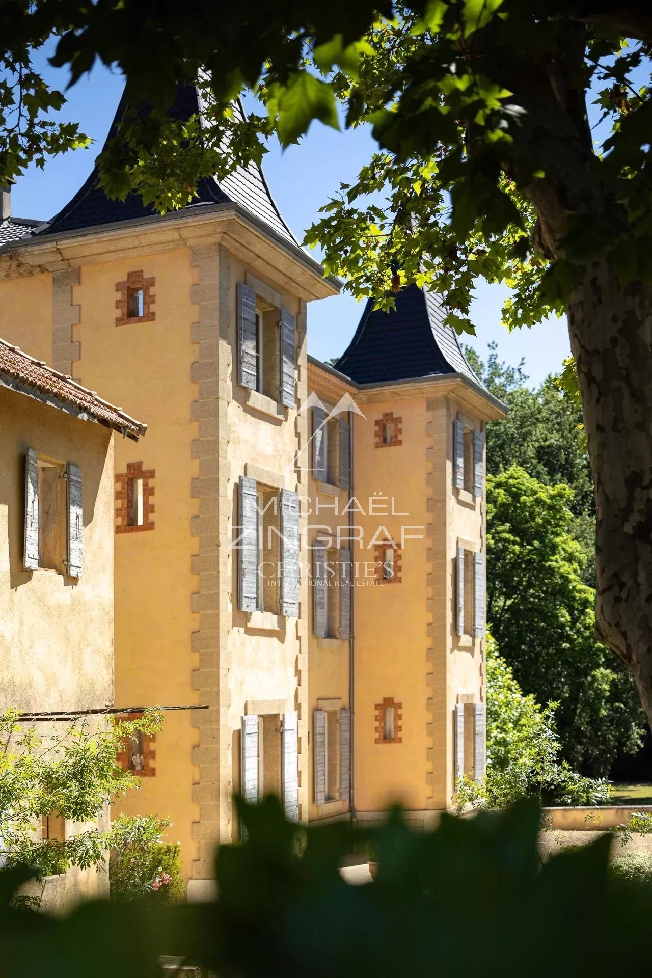 Exceptional property in the heart of the Aix countryside