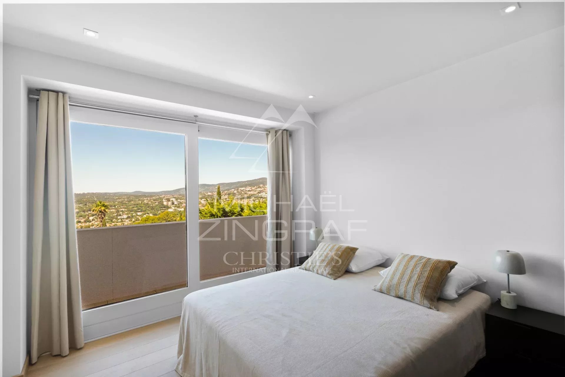 Proche Valbonne - Villa contemporaine avec vue panoramique - 4 chambres