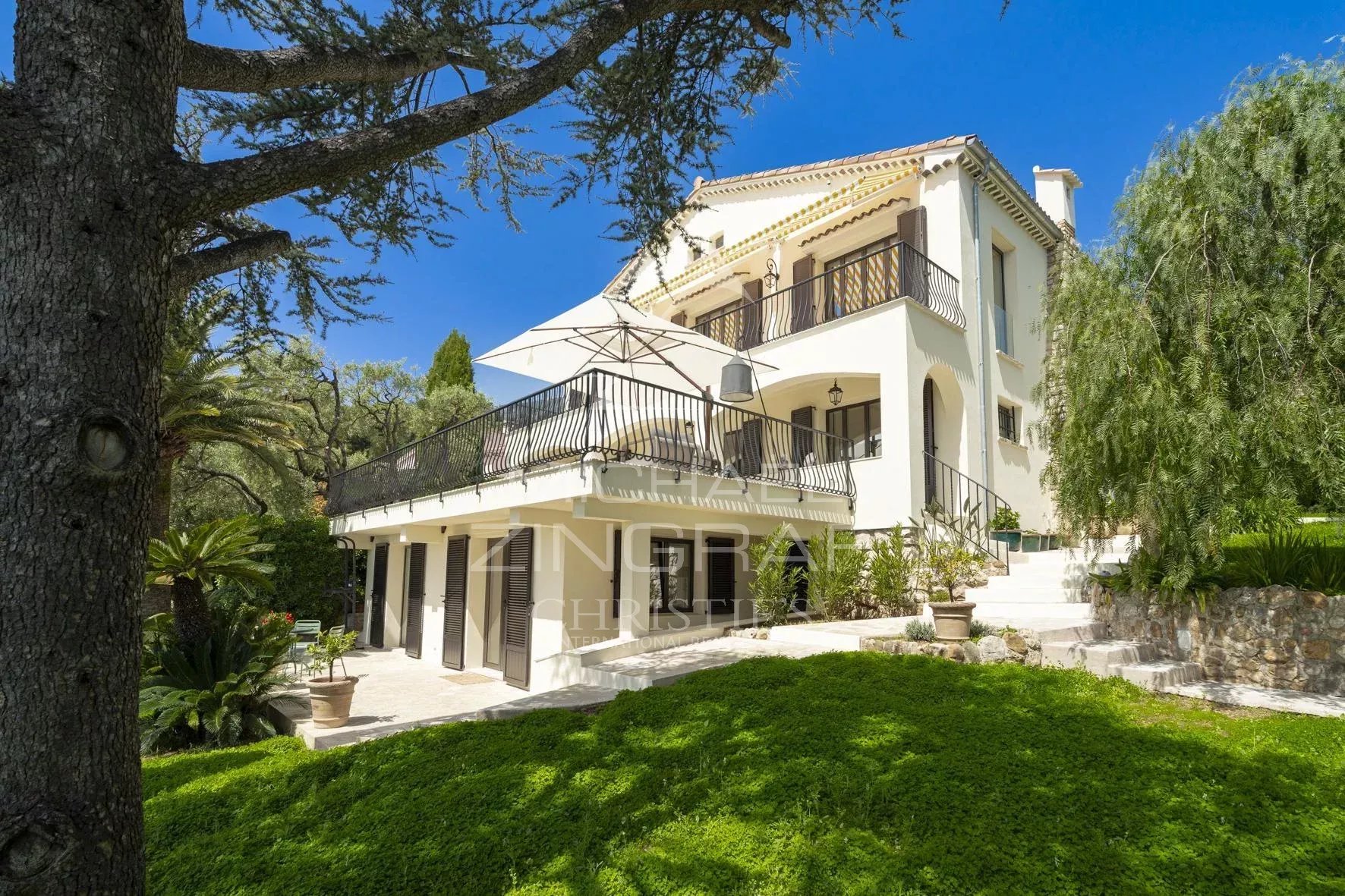 Roquebrune-Cap-Martin - Brand-new villa next to Monaco