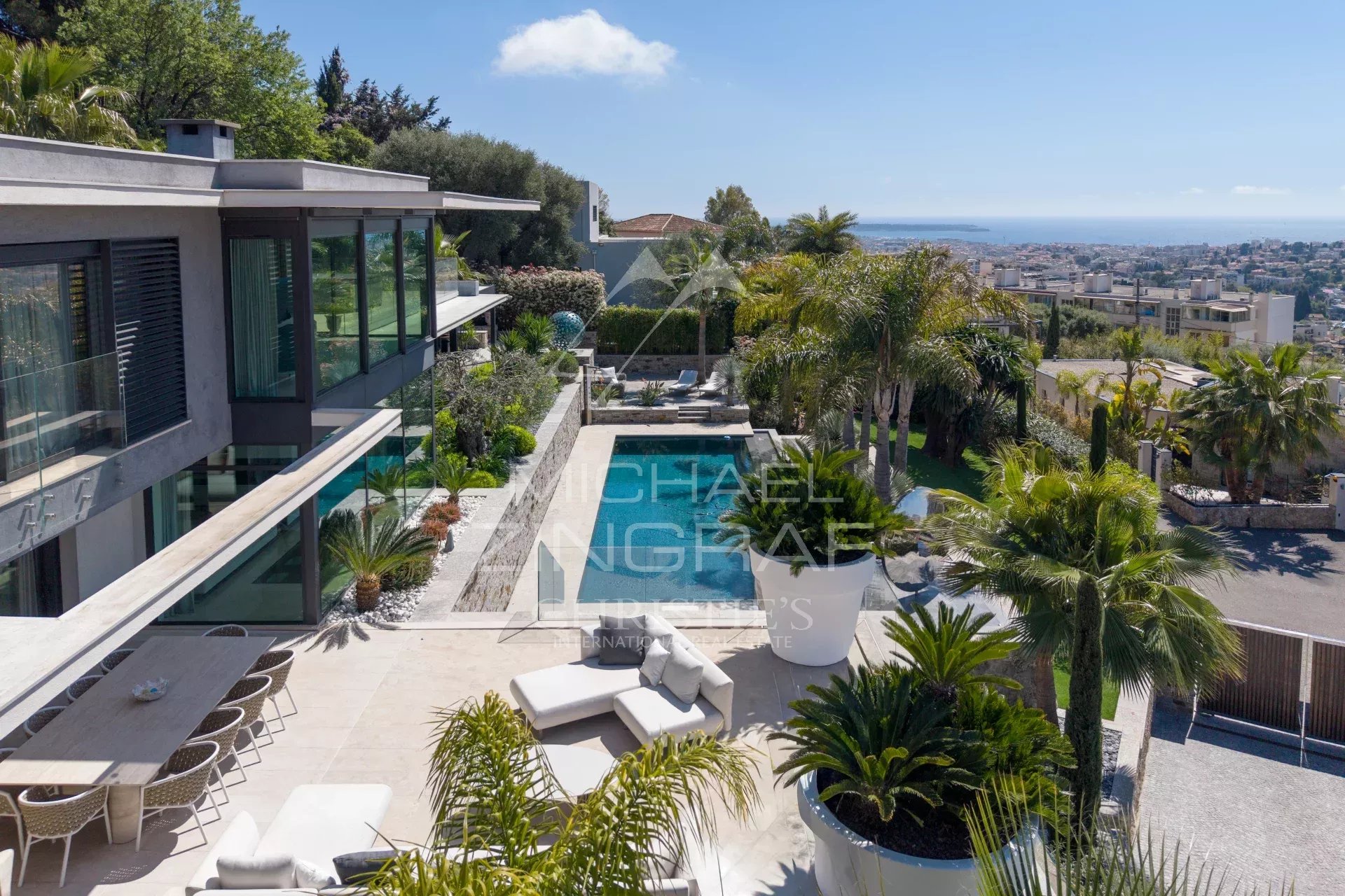 Contemporary Villa - Panoramic view